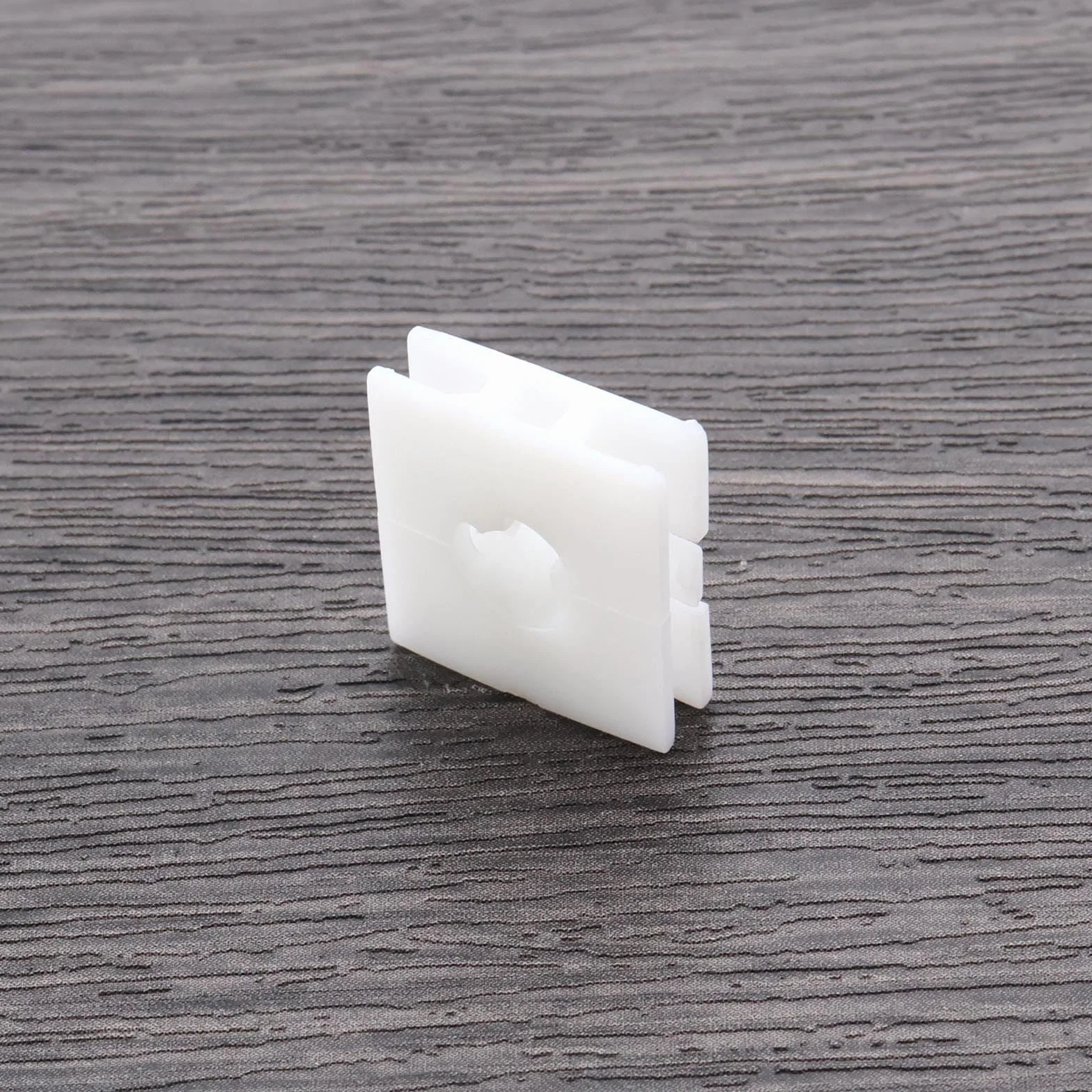 Plastikowe kwadratowe klipsy mocujące z progu bocznego, kompatybilne z Smart Fortwo 451 i kompatybilne z Audi New A4L B9, 20 szt., białe