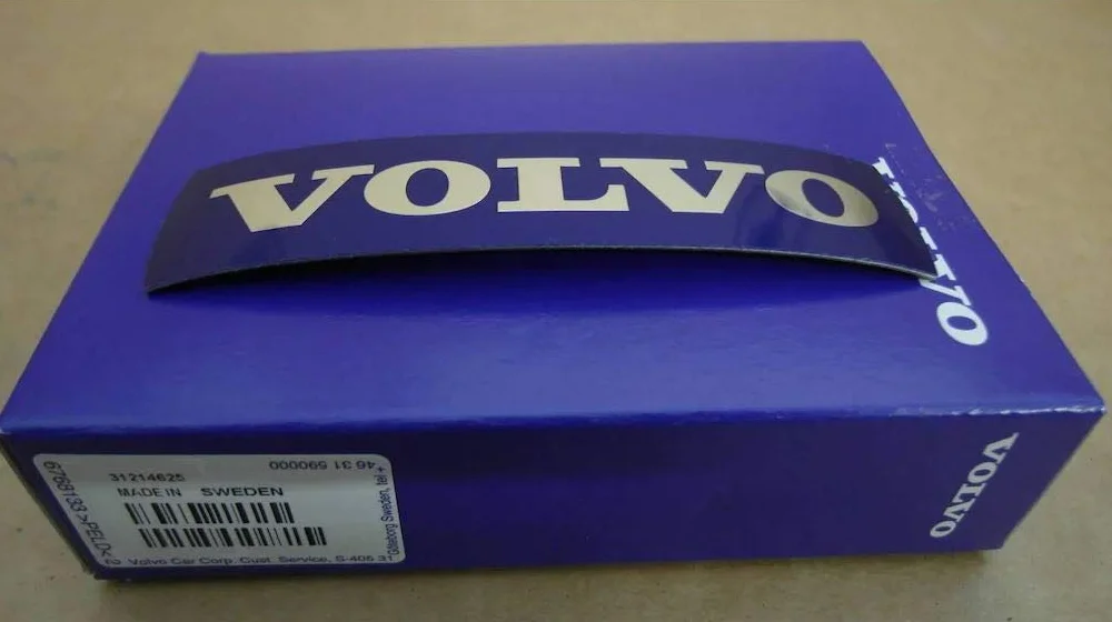 Oryginalny emblemat/naklejka z logo Volvo zamiennik kratki samoprzylepnej