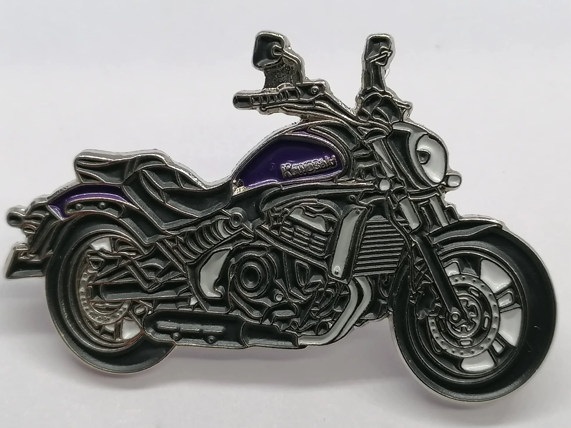 Pin Kawasaki Vulcan S Motyw, Pin kawasaki vulcan s motiv, Vulcans, VulkanS, przypinka, przypinka, przypinka do motocykla, przypinka motocyklowa, przypinka motocyklowa, Miedź