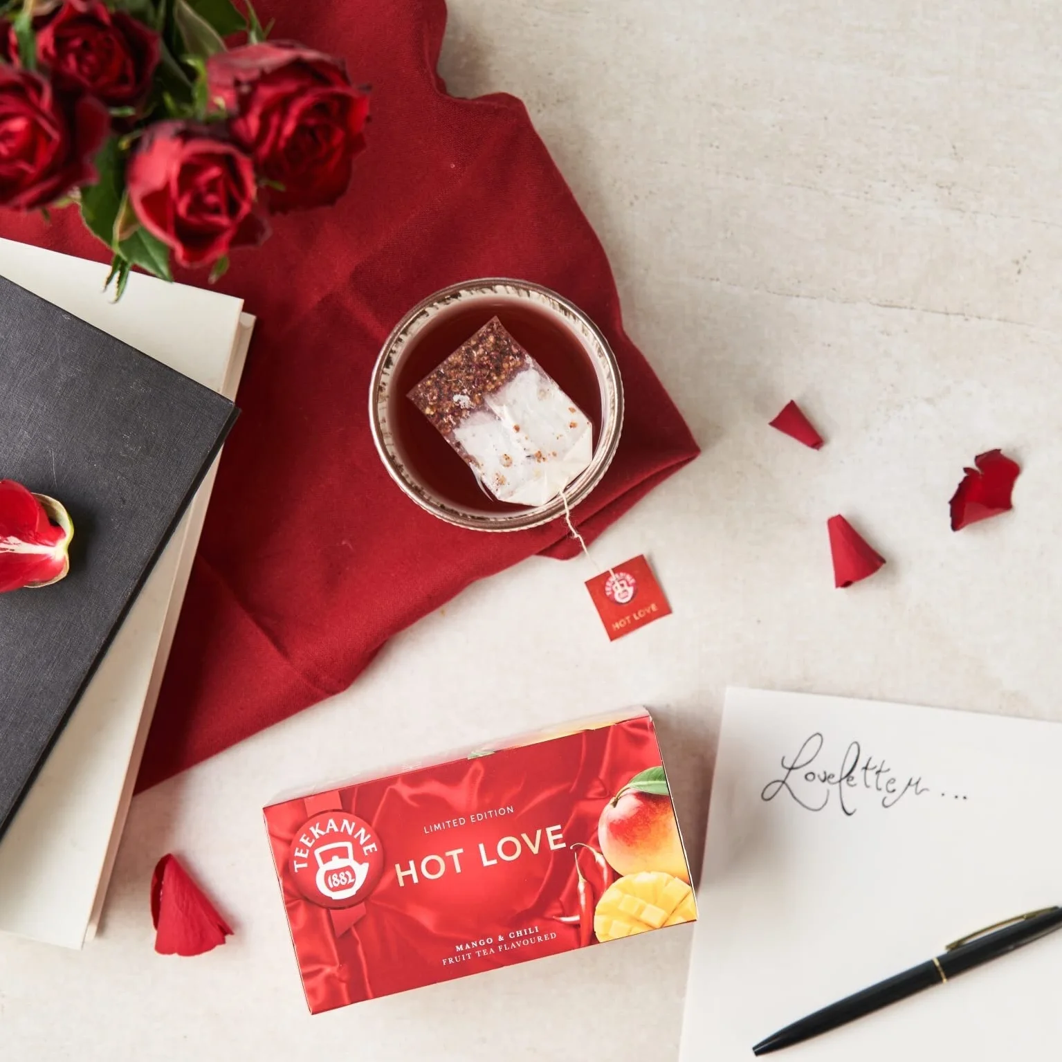 Teekanne Big Love Tea Collection (4 x 20 torebek) - zestaw do herbaty owocowej (prezent Dekond)