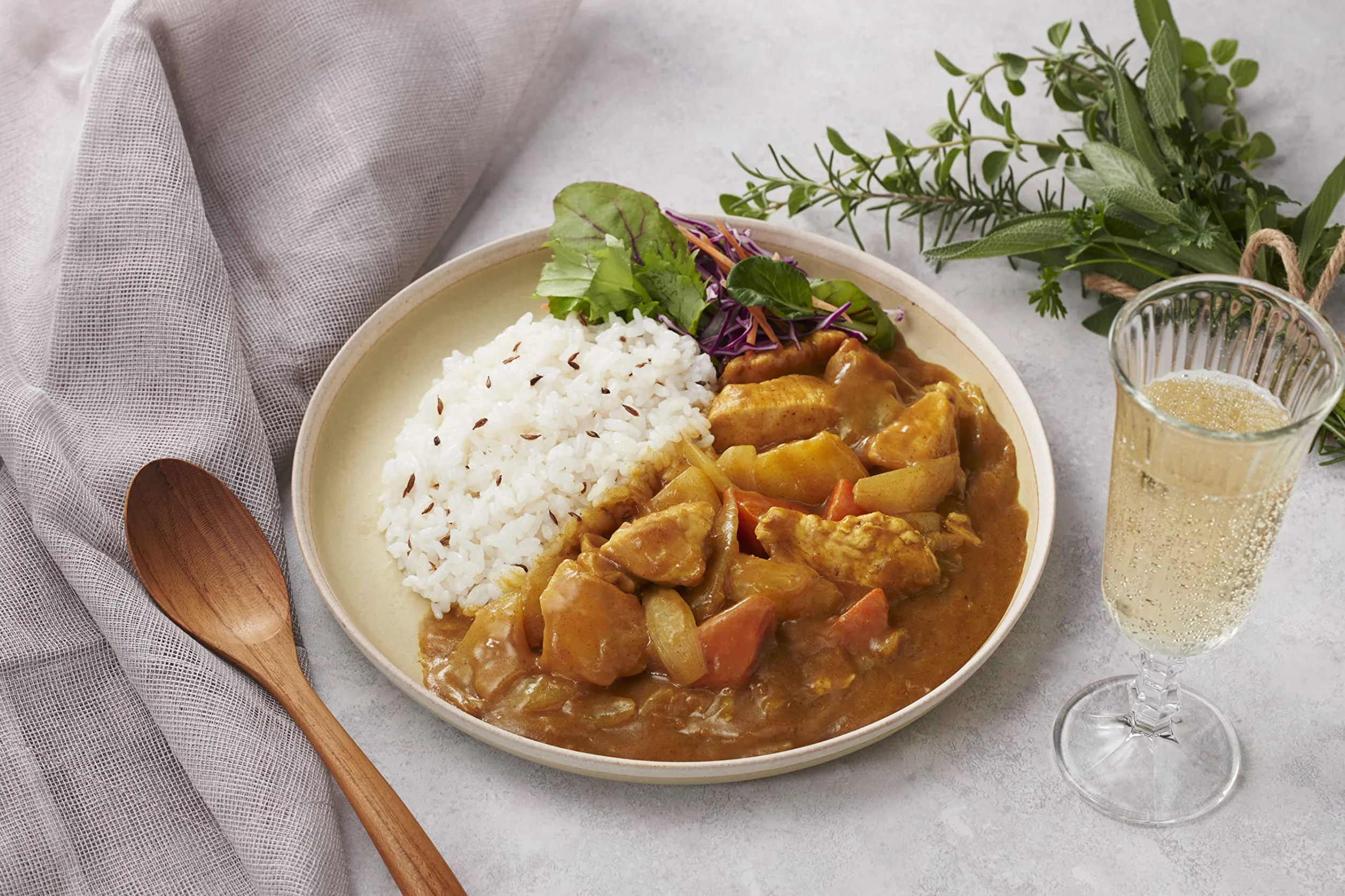 S&B Golden Curry łagodny – japońska mieszanka przypraw do przygotowywania potraw curry – 1 x 220 g