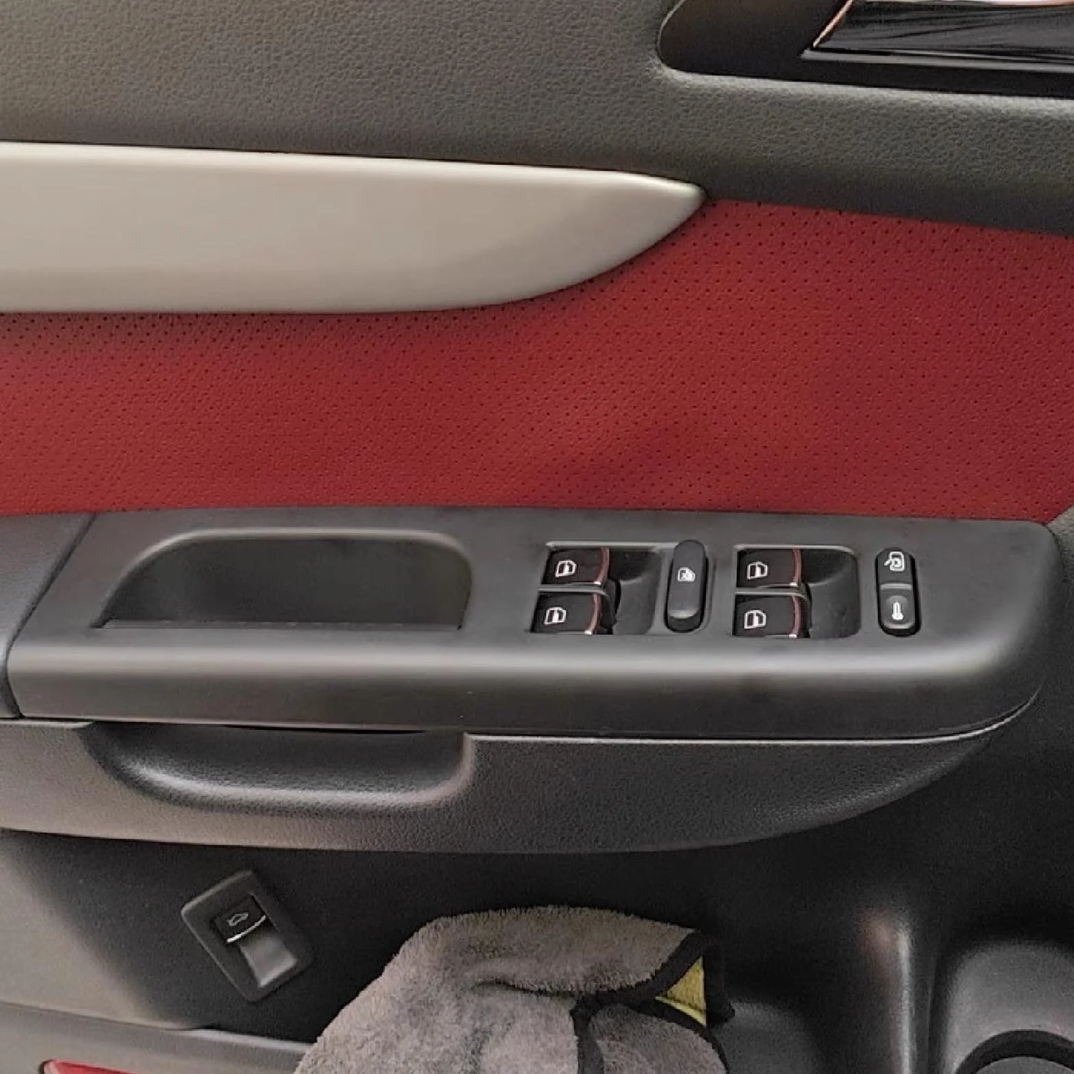 Osłona uchwytu z lewej strony drzwi przednich, Driver Side, klamka do drzwi, kompatybilna z Jetta Bora Golf 4 MK4, przełącznik okienny, panel podłokietnika, czarna