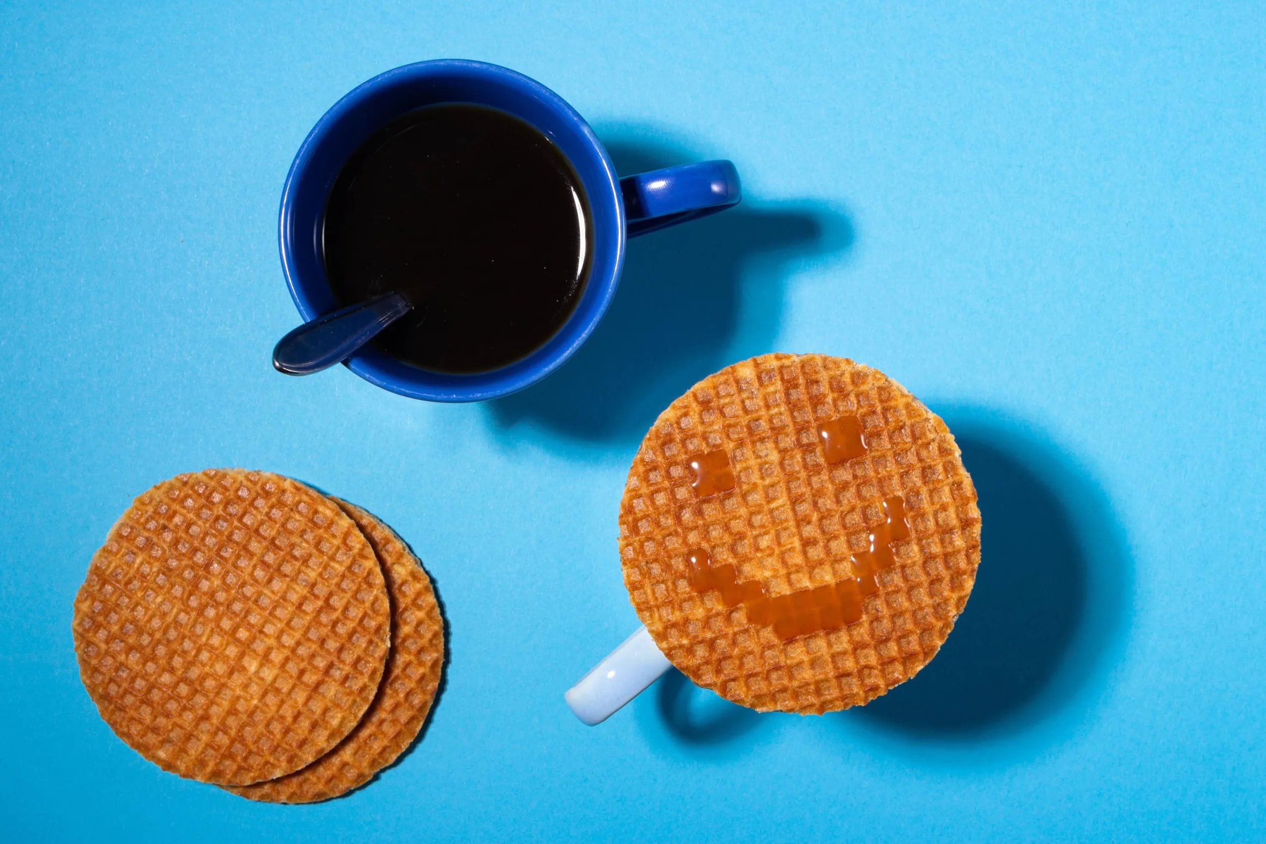 Daelmans Stroopwafels Delft Blue Puszka 330 g 8 Holenderskich Wafli Karmelowych