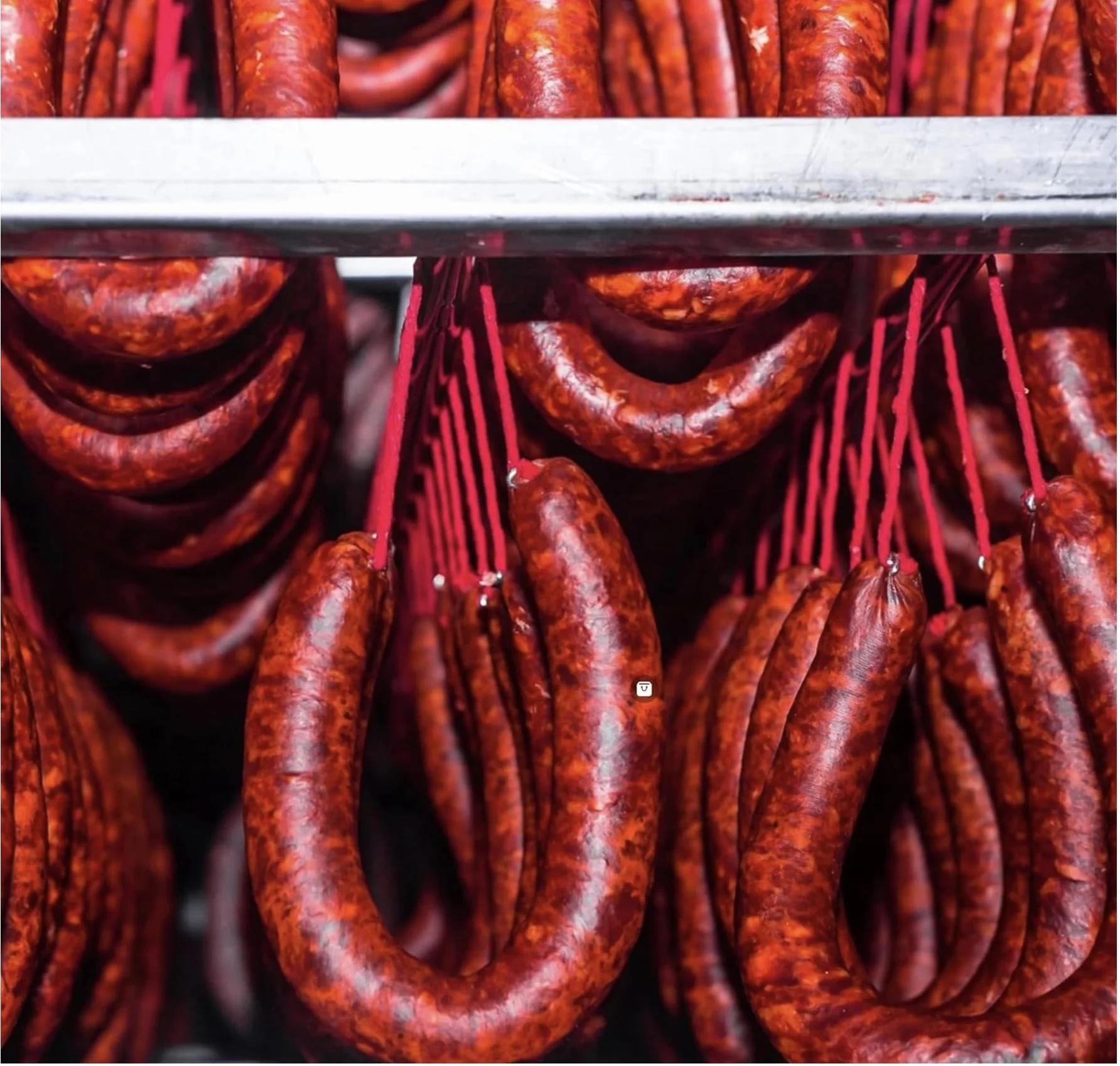 Chorizo ​​z Hiszpanii. Pikantne chorizo ​​​​Sarta 500 gr. Słona przekąska idealna do podzielenia się z rodziną/przyjaciółmi. Domowe kiełbaski. Produkt rzemieślniczy. 100% Naturalna Kiełbasa. Gourmet.