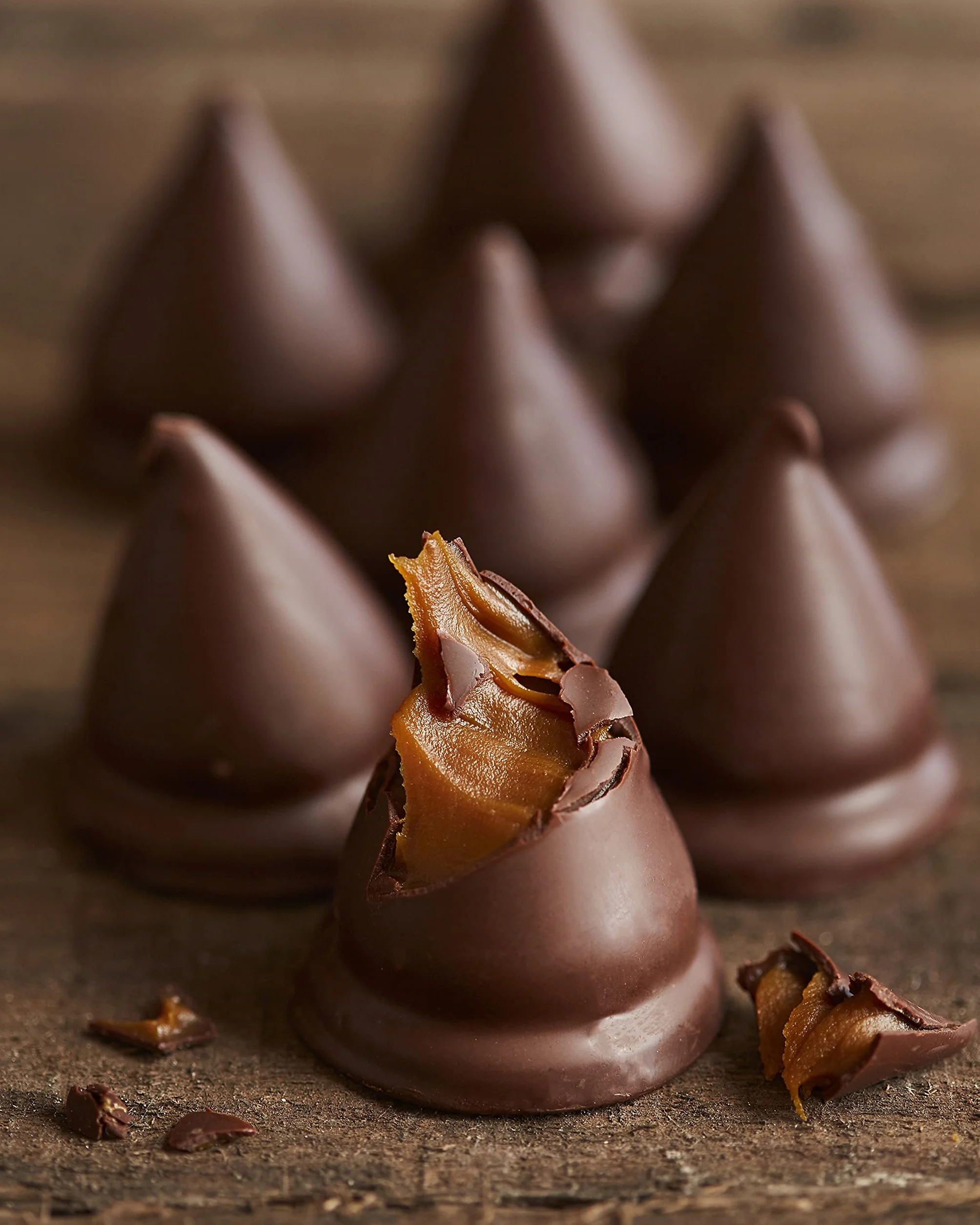 Havanna Havannets mix czekoladowe i białoczekoladowe stożki w polewie z nadzieniem dulce de leche 12 sztuk 456g