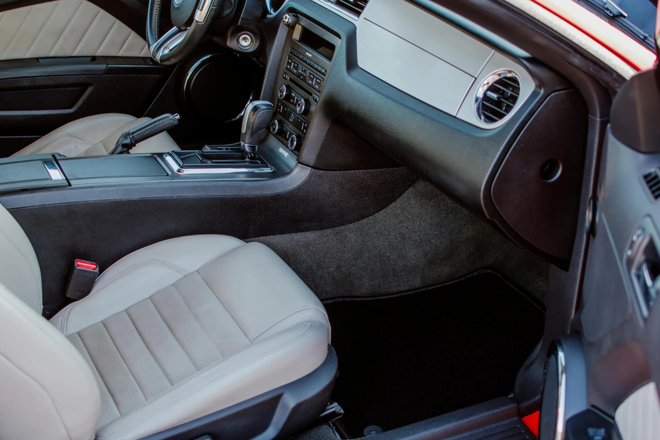 Czarny dopasowany dywanik kierowcy, pasuje do: Citroen C5 III X7 liftback, limuzyna, kombi, Tourer (2008-2017) wycieraczka strona kierowcy welurowe dywaniki samochodowe