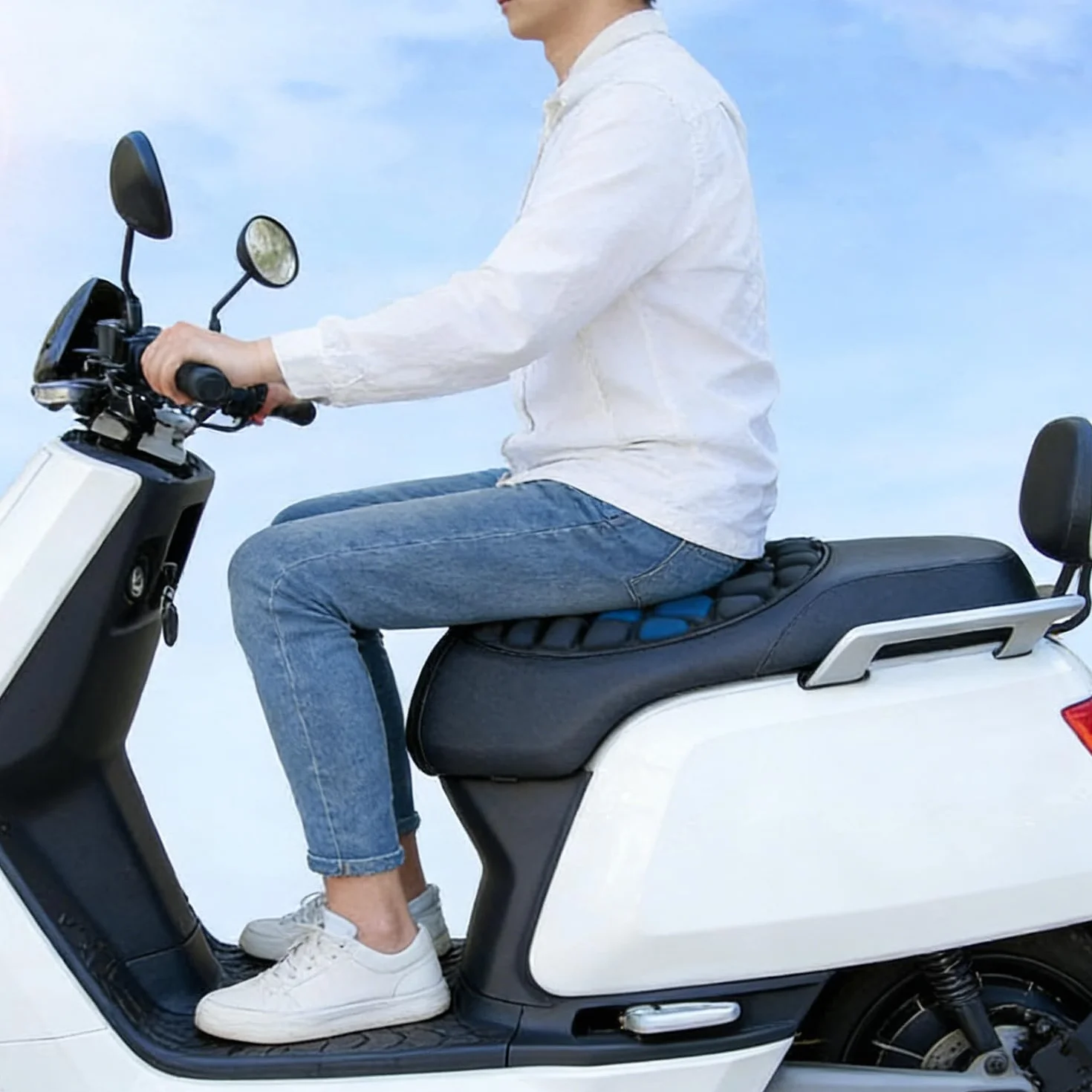 Poduszka do siedzenia na motocykl, oddychająca, amortyzująca wstrząsy, 1 sztuka, antypoślizgowa, nadaje się do większości motocykli, odporna na uderzenia i funkcja redukcji ciśnienia