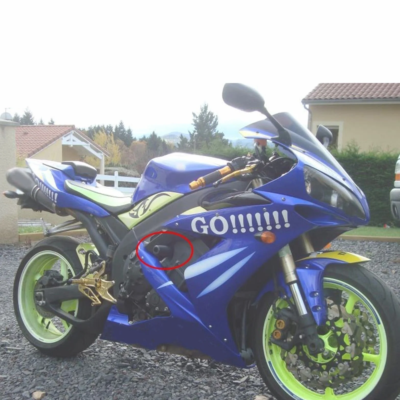 Akcesoria Motocyklowe Suwaki Ramy Anti Crash Pad Ochrona Dla CBR 600RR 2003-2006 Carbon Fiber Look
