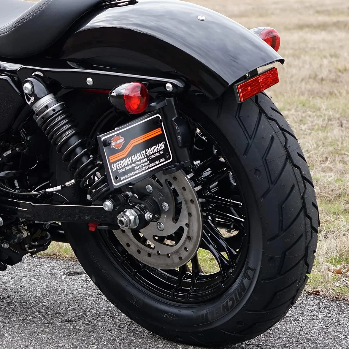 Uniwersalny motocykl odblaskowy E4 wąski czerwony z krótkim reflektorem tablicy rejestracyjnej T-Holder Cat Eye Scooter Quad E-atest