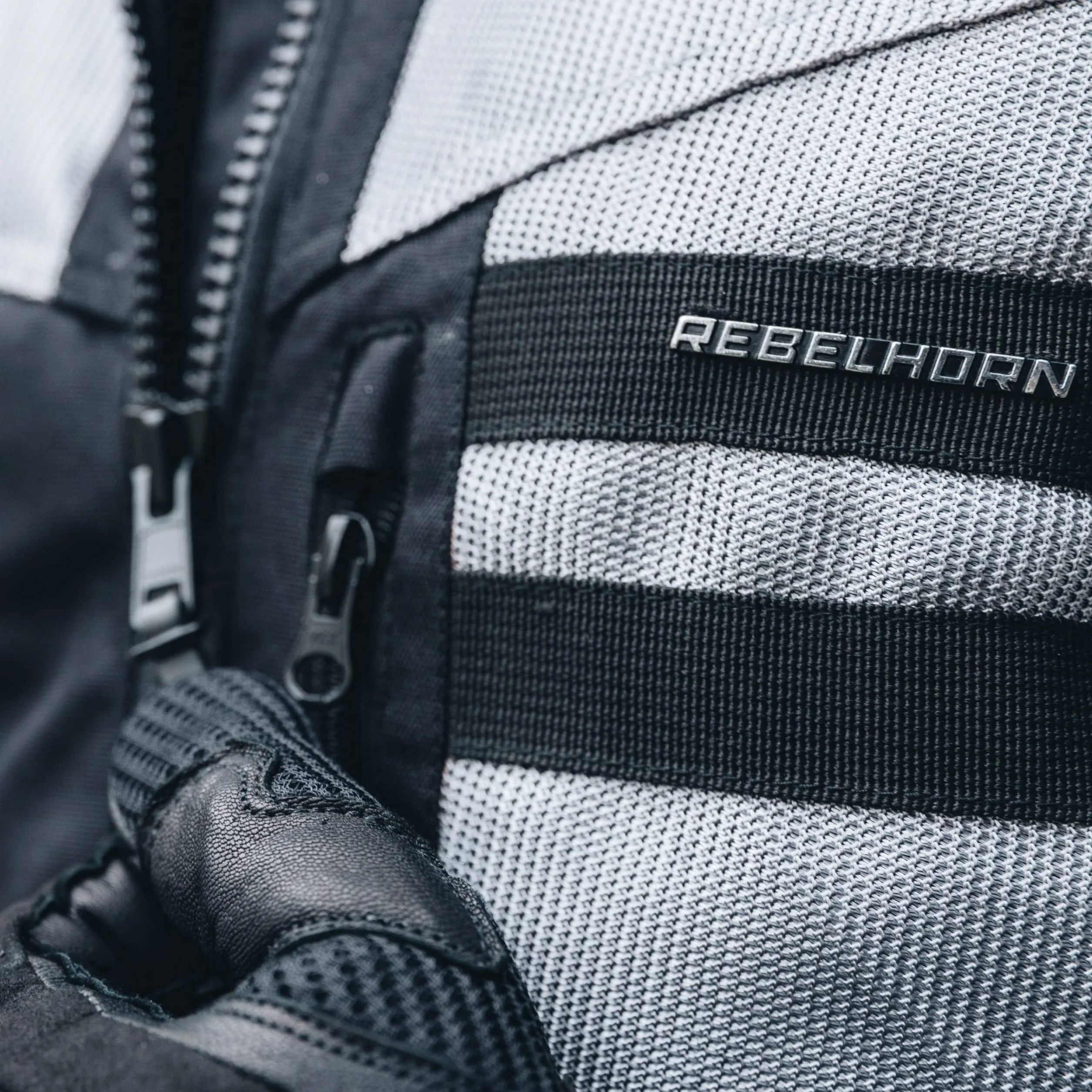 REBELHORN Scandal II Kurtka motocyklowa dla mężczyzn | Tekstylia | Ochraniacze na łokcie i ramiona | Duże panele z siatki, podwójne i potrójne szwy, elementy odblaskowe