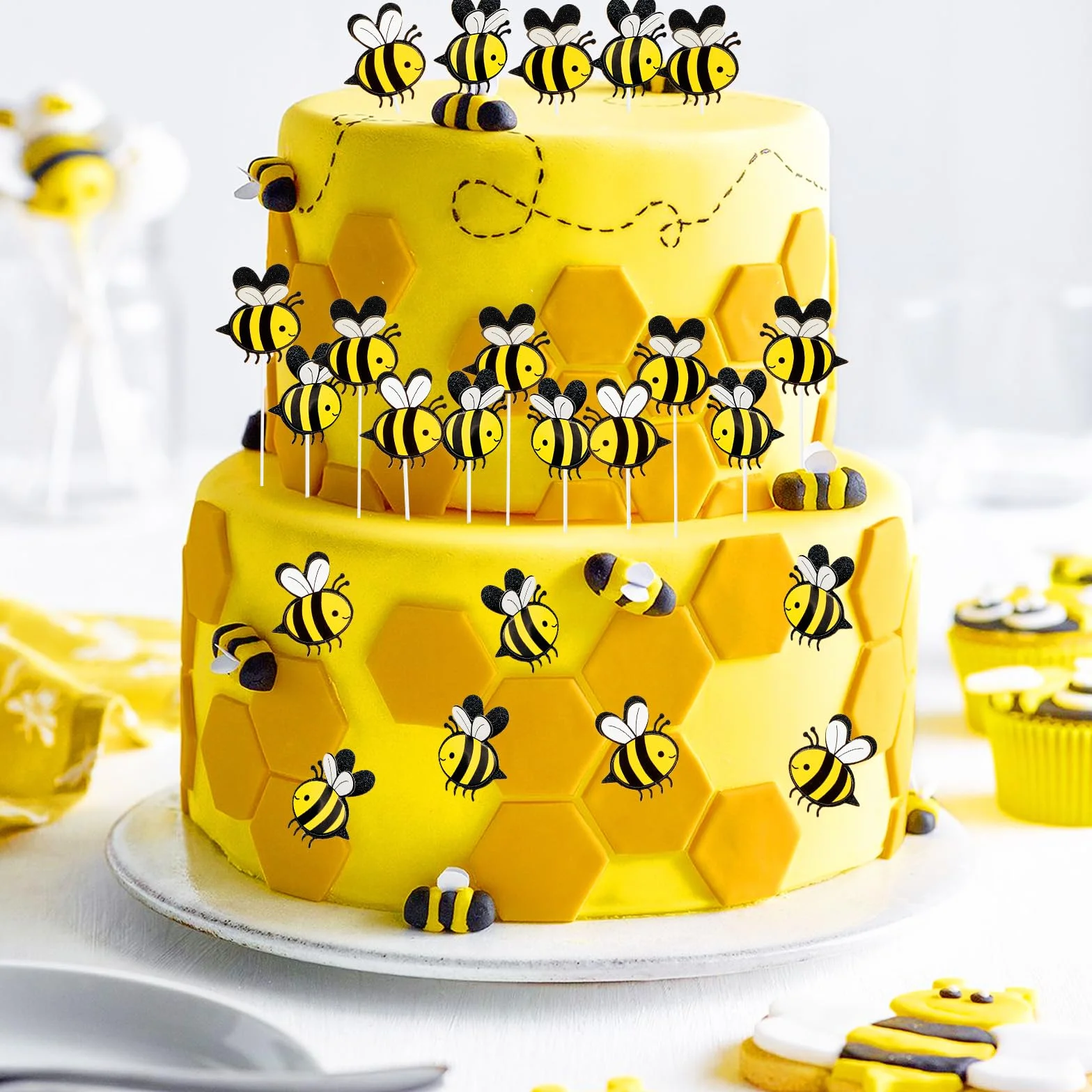 AHQiZFX 30 sztuk topperów na tort z pszczołami, dwuwarstwowe ozdoby na tort z pszczołami, małe pszczoły, dekoracje na tort, figurka trzmieli, kostki do babeczek, na imprezy tematyczne, wesela,