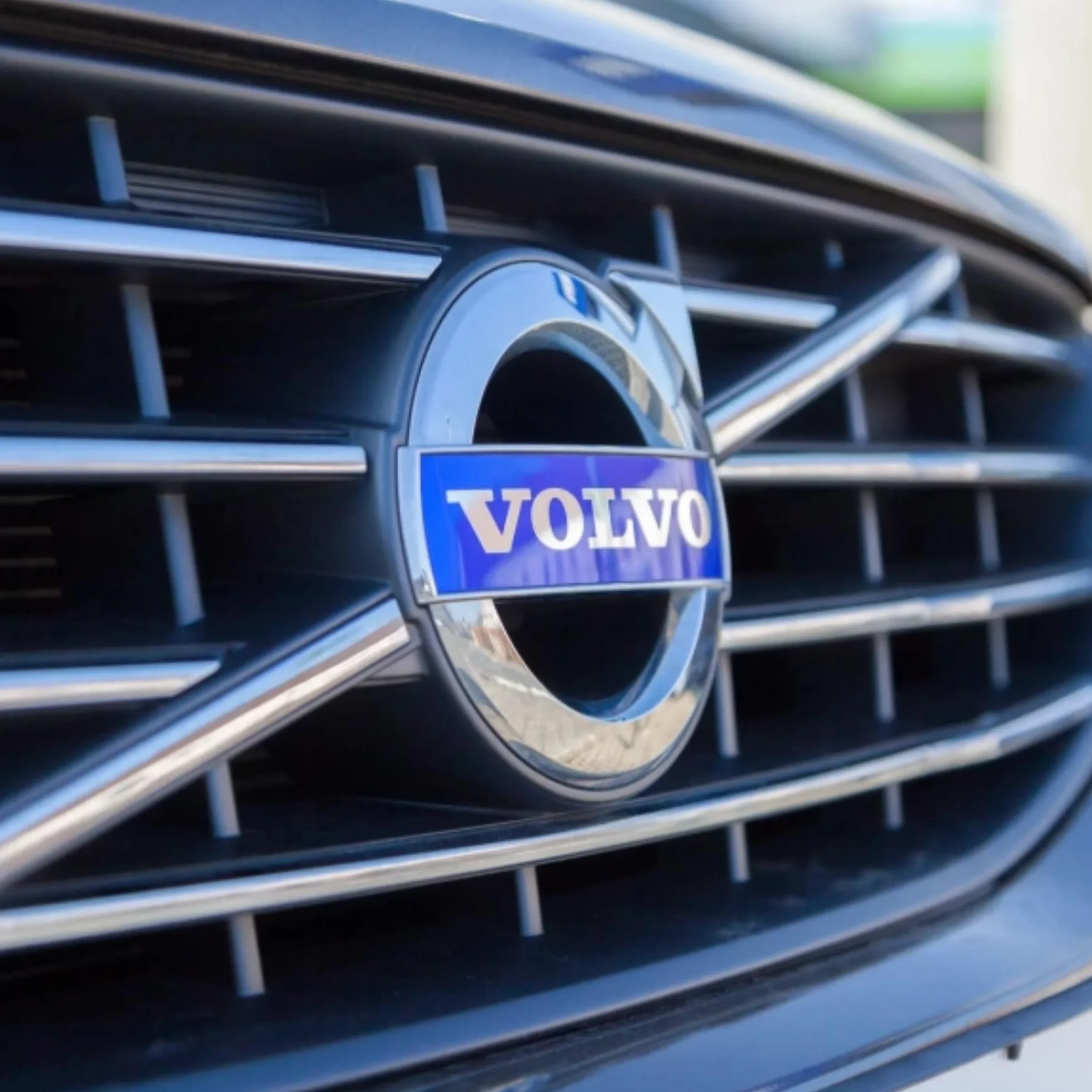 Emblem Volvo Logo osłona chłodnicy 28x115mm V40 V50 V60 V70 XC40 XC60 XC70 XC90 S40 S60 S80 C30 C70
