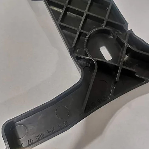 Vereen Wspornik przedniego zderzaka do W204 C250 C350 2008-2014