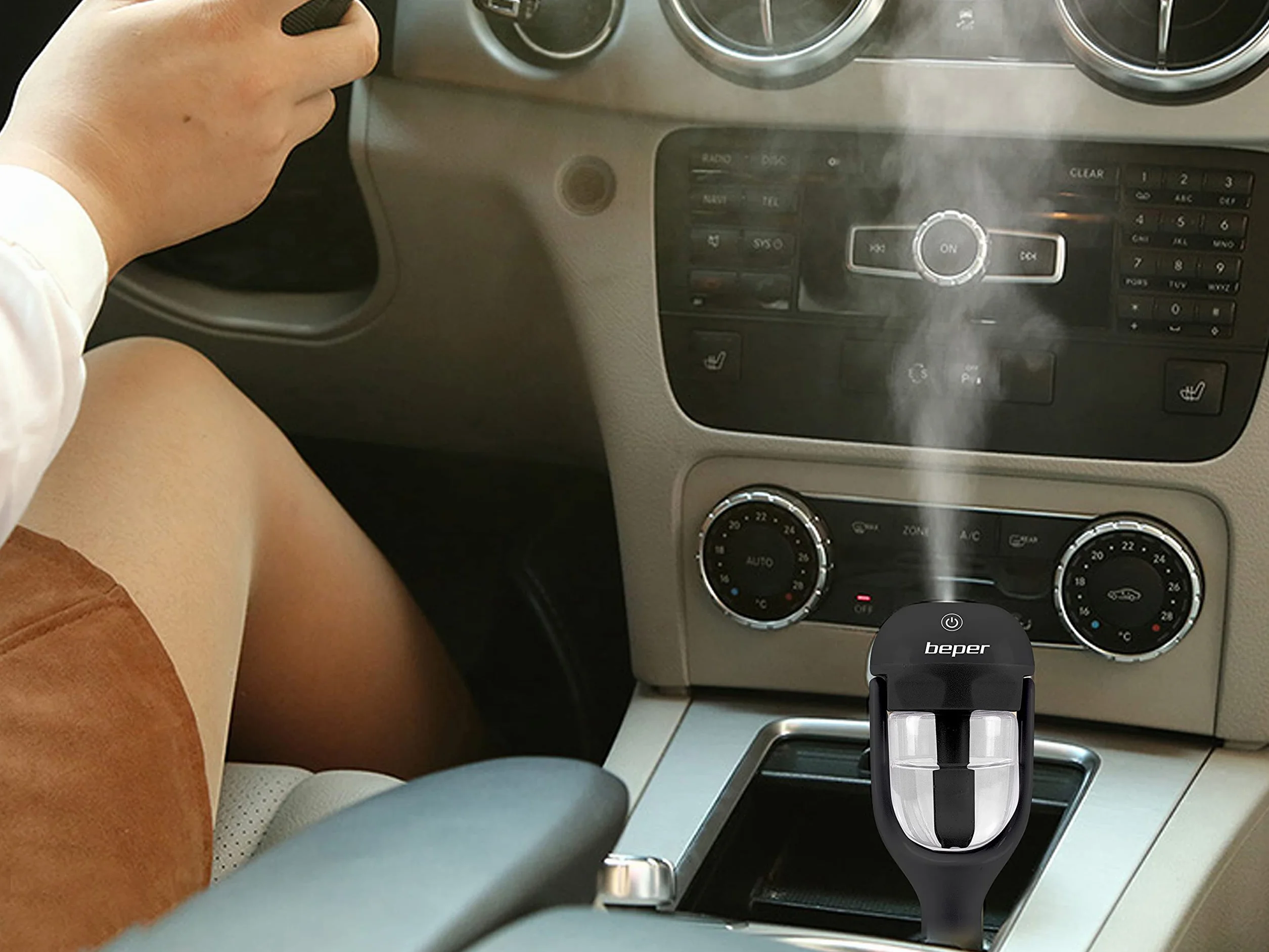 BEPER P205DIF100 dyfuzor zapachowy/nawilżacz powietrza, 25 ml, 1,5-2 W, możliwość pochylenia do 180°, system zapobiegający kapaniu, przycisk dotykowy, rozpylanie ciągłe lub przerywane, wtyczka 12 V,