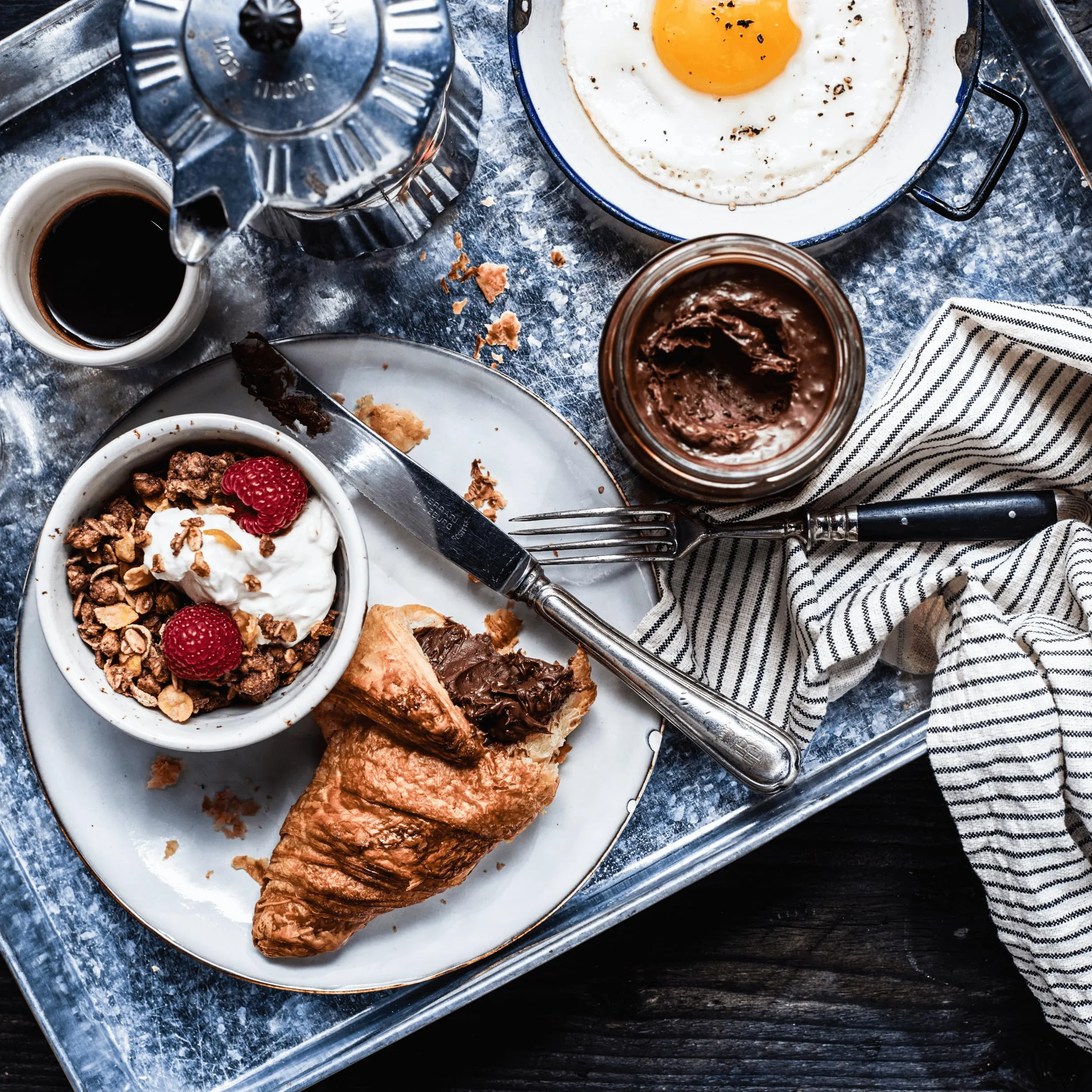 Ovomaltine Crunchy Cream pasta do smarowania chleba – wyjątkowo chrupiący krem czekoladowy bez oleju palmowego – słodka smarka z chrupiącymi kawałkami owomaltiny – wyprodukowano w Szwajcarii (1 x 380 g)