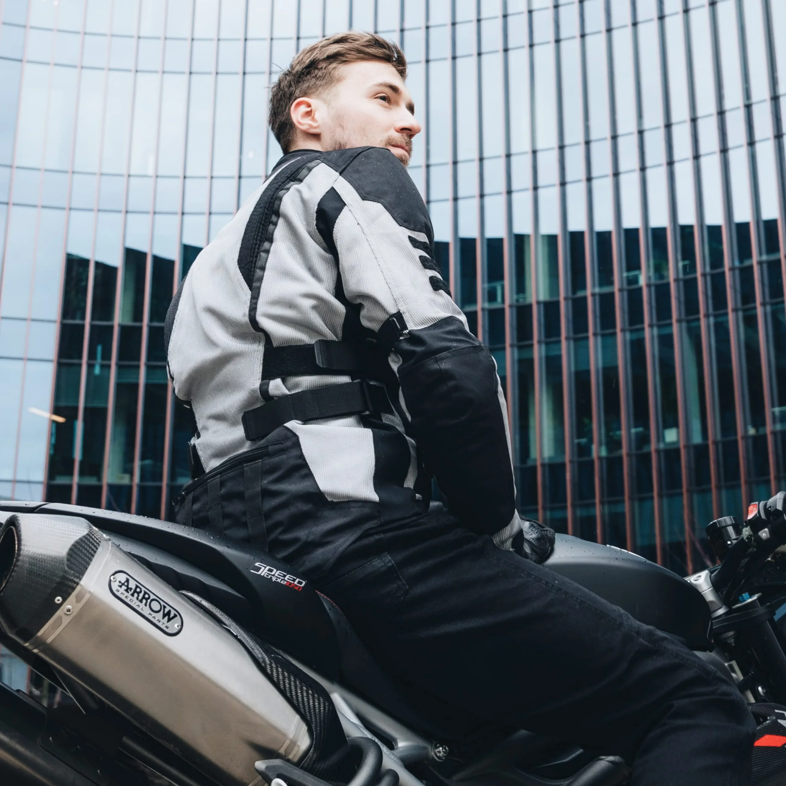 REBELHORN Scandal II Kurtka motocyklowa dla mężczyzn | Tekstylia | Ochraniacze na łokcie i ramiona | Duże panele z siatki, podwójne i potrójne szwy, elementy odblaskowe