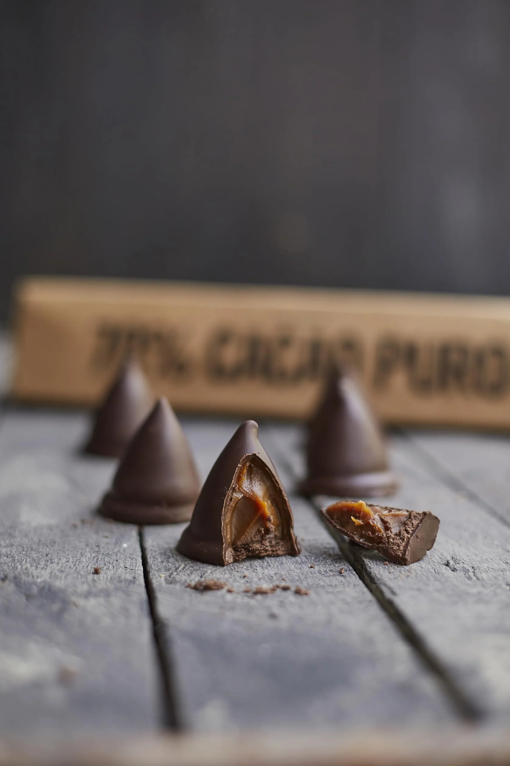 Havanna Havannets z 70% czystego kakao Stożki czekoladowe z nadzieniem dulce de leche 8 sztuk 320 g
