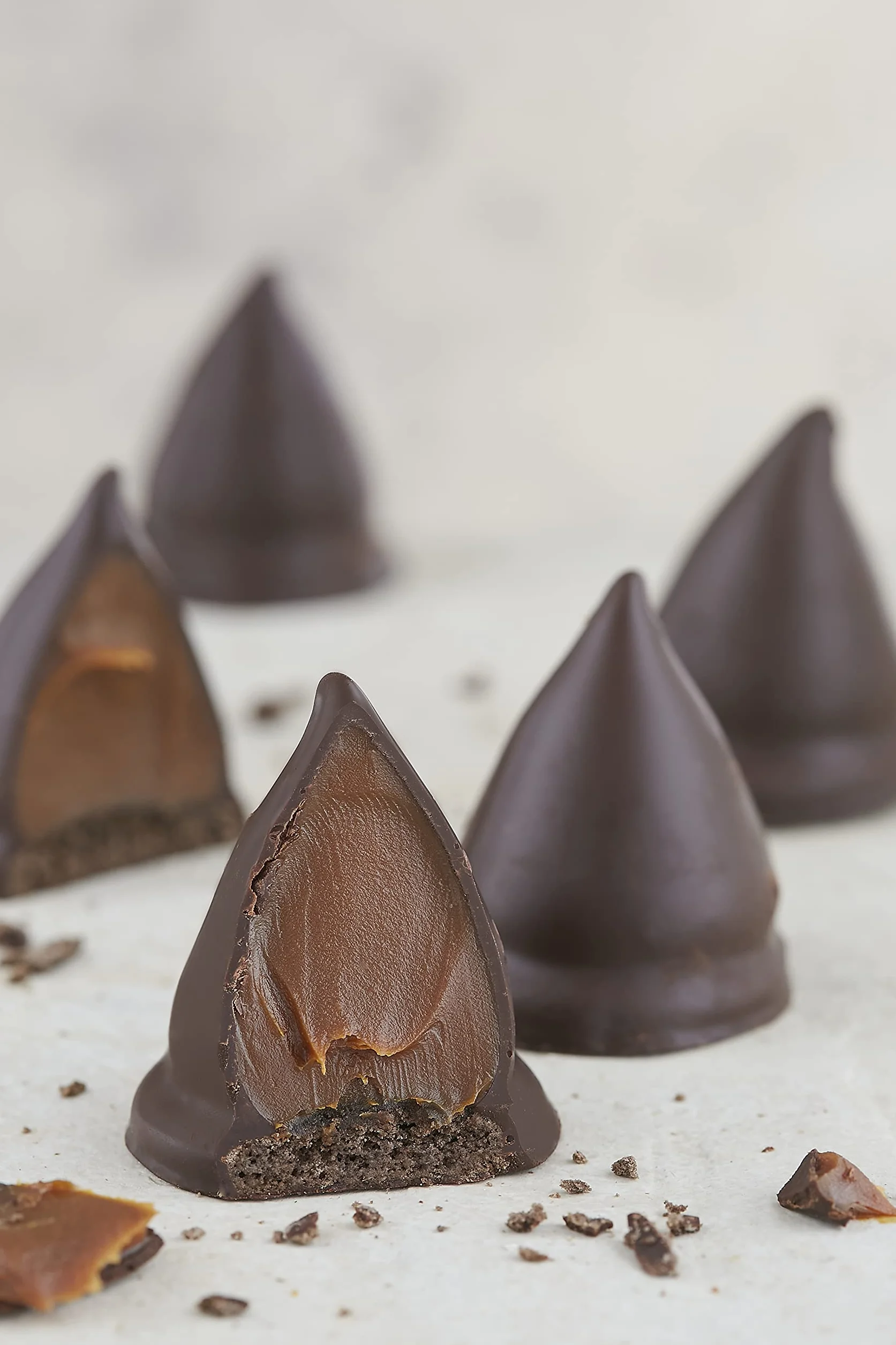 Havanna Havannets mix czekoladowe i białoczekoladowe stożki w polewie z nadzieniem dulce de leche 12 sztuk 456g