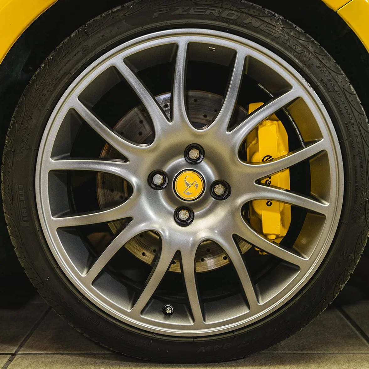 Ale-fra, Maniac Car Detailing Line, cały okrągły plastikowy ochraniacz, kompleksowa obróbka do wszystkich zewnętrznych i wewnętrznych tworzyw sztucznych samochodu, chroni i ożywia tworzywa sztuczne i