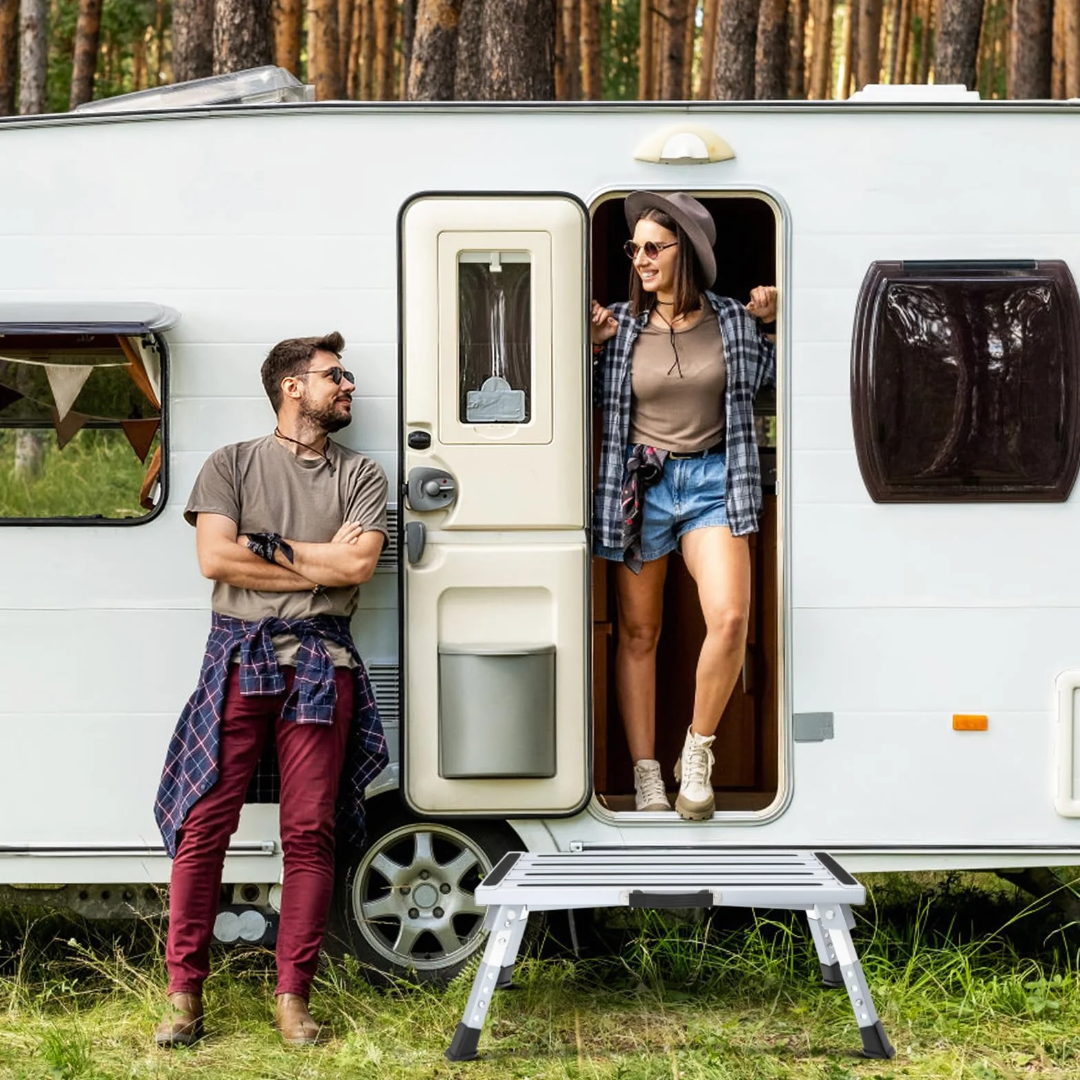 GARDTECH Krok przyczepy, aluminiowy składany krok Max Load 150 kg dla Caravan Camper SUV, Camping Bus lub jako podnóżek domowy, z paskami fluorescencyjnymi