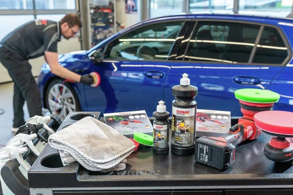 SONAX PROFILINE Cut+Finish (1 litr) do szybkiego usuwania usterek po lakierowaniu naprawczym | Nr art. 02253000