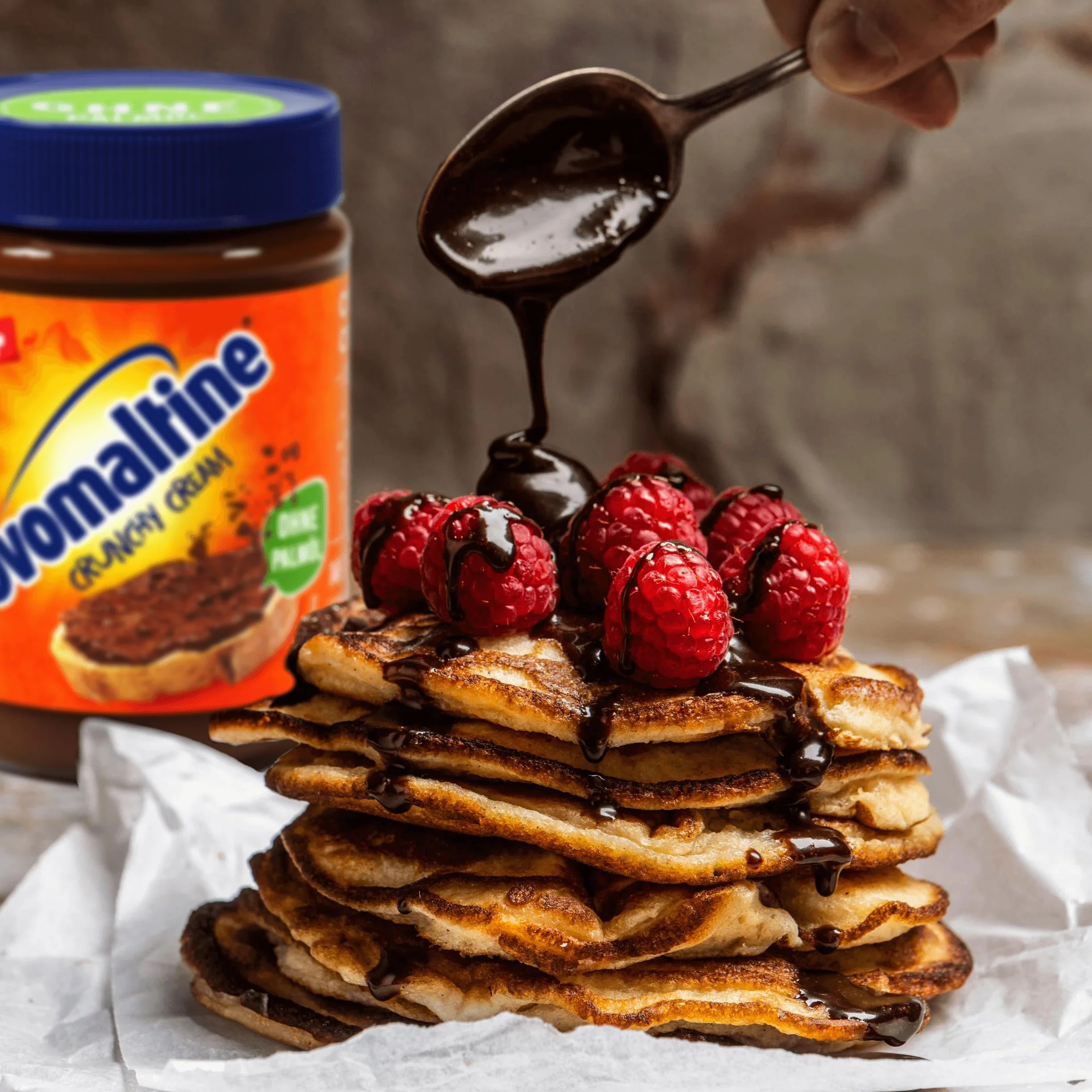 Ovomaltine Crunchy Cream pasta do smarowania chleba – wyjątkowo chrupiący krem czekoladowy bez oleju palmowego – słodka smarka z chrupiącymi kawałkami owomaltiny – wyprodukowano w Szwajcarii (1 x 380 g)