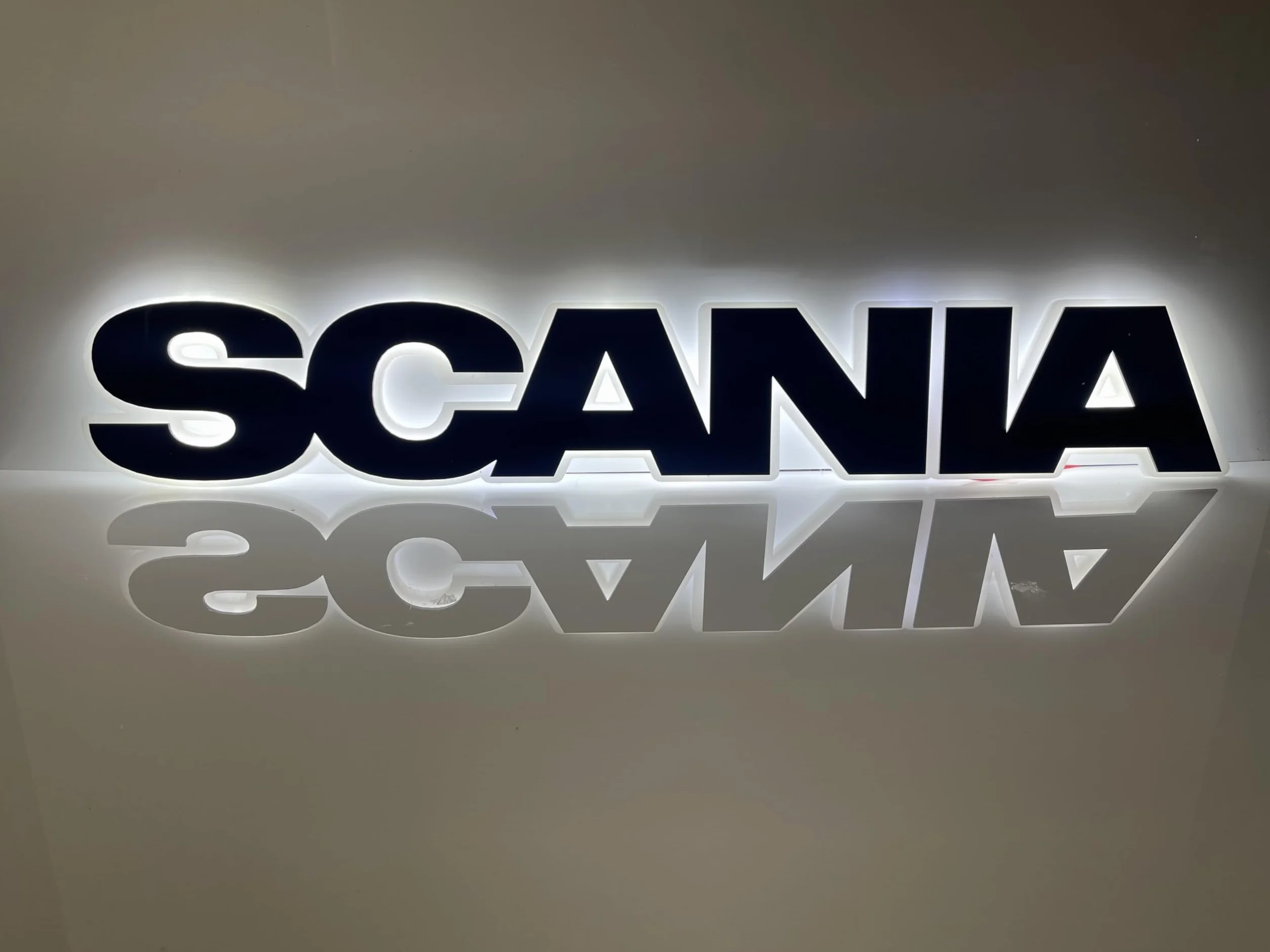 Logo przód Scania LED - Logo LED Scania