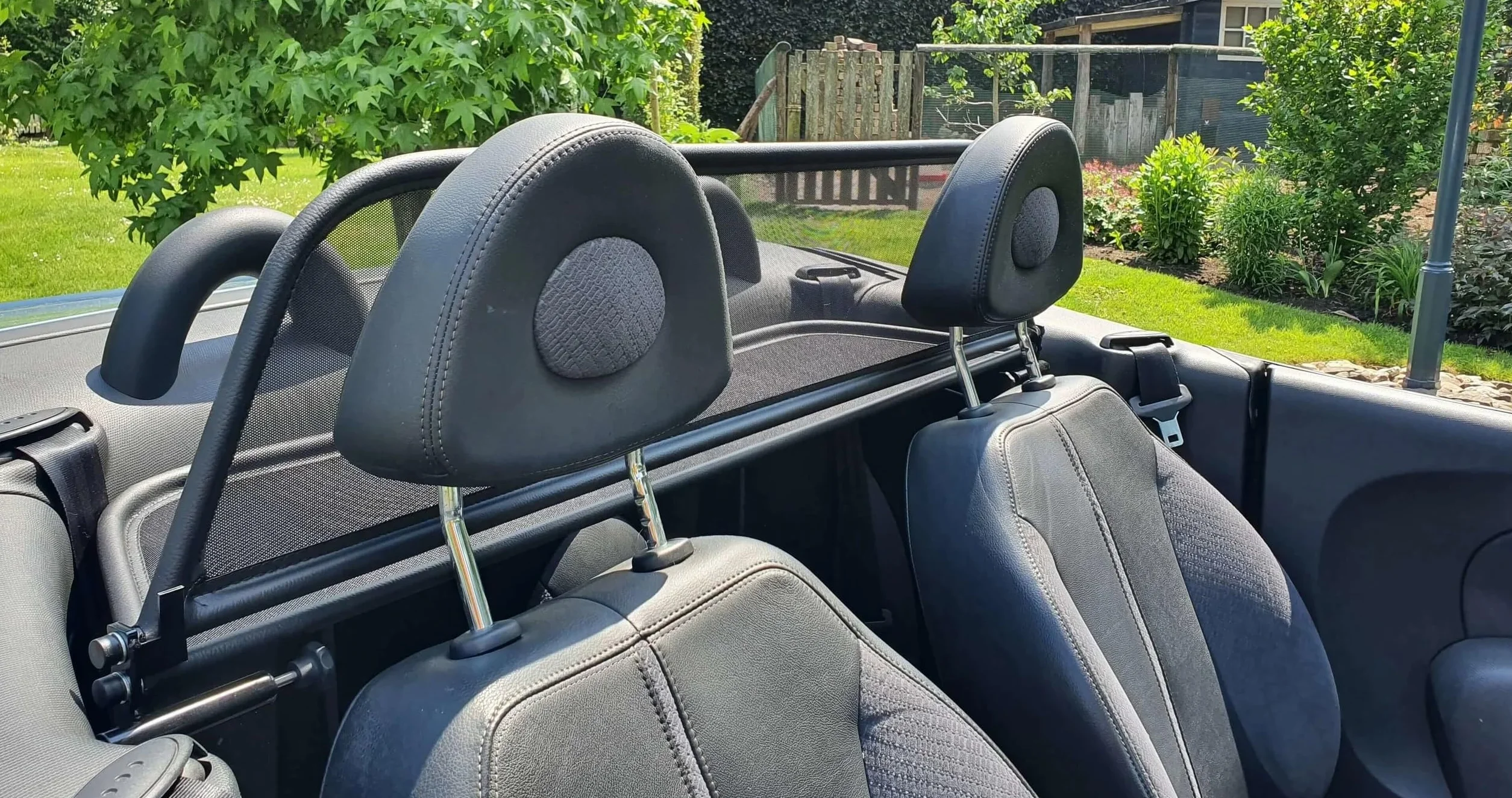 Deflektor wiatru do Nissan Micra CC (2006-2010) - czarny | Windstop | blokada wiatru