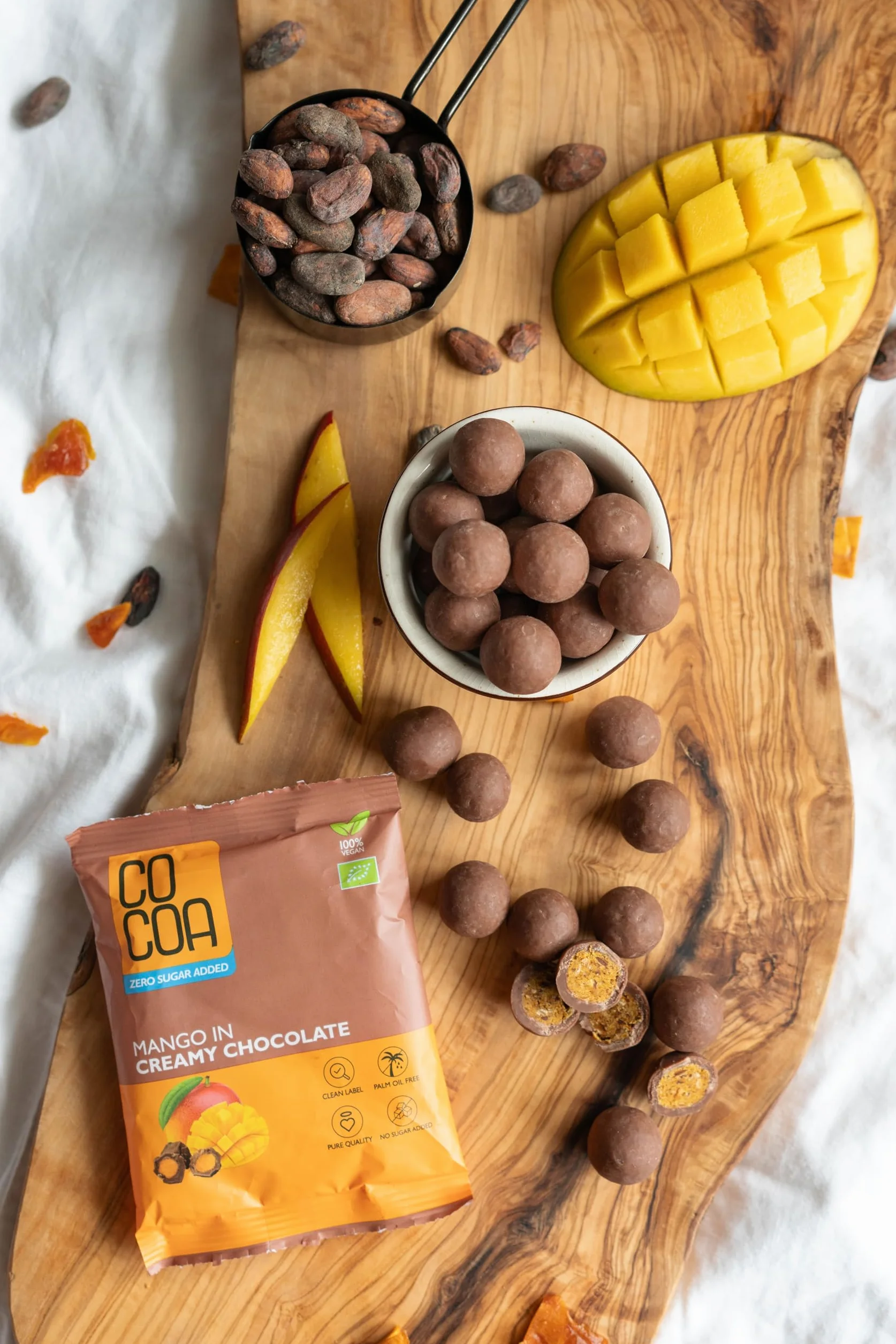 CO COA Mango w kremowej czekoladzie BIO 70g – Bezcukrowe słodycze dla wegan, gorąca czekolada z prebiotykami, czekolada bez cukru, bez laktozy, GMO i oleju palmowego – Wegańska BIO przekąska
