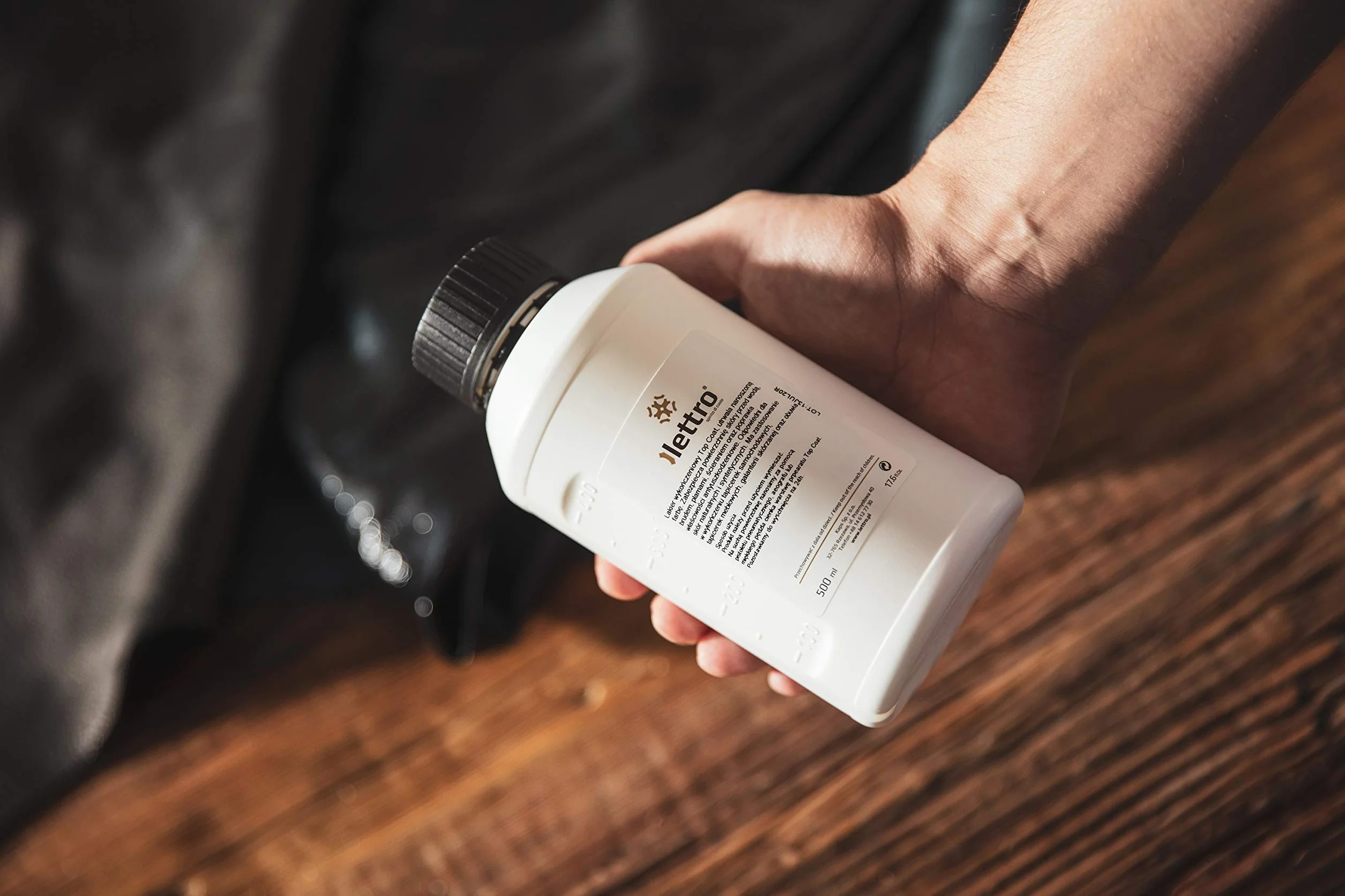 Lettro Top Coat Lakier do wykańczania skóry, utrwalacz farb do skóry naturalnej i syntetycznej, wykończenie skórzanej tapicerki samochodowej, mebli skórzanych, obuwia i innych, 500 ml, połysk