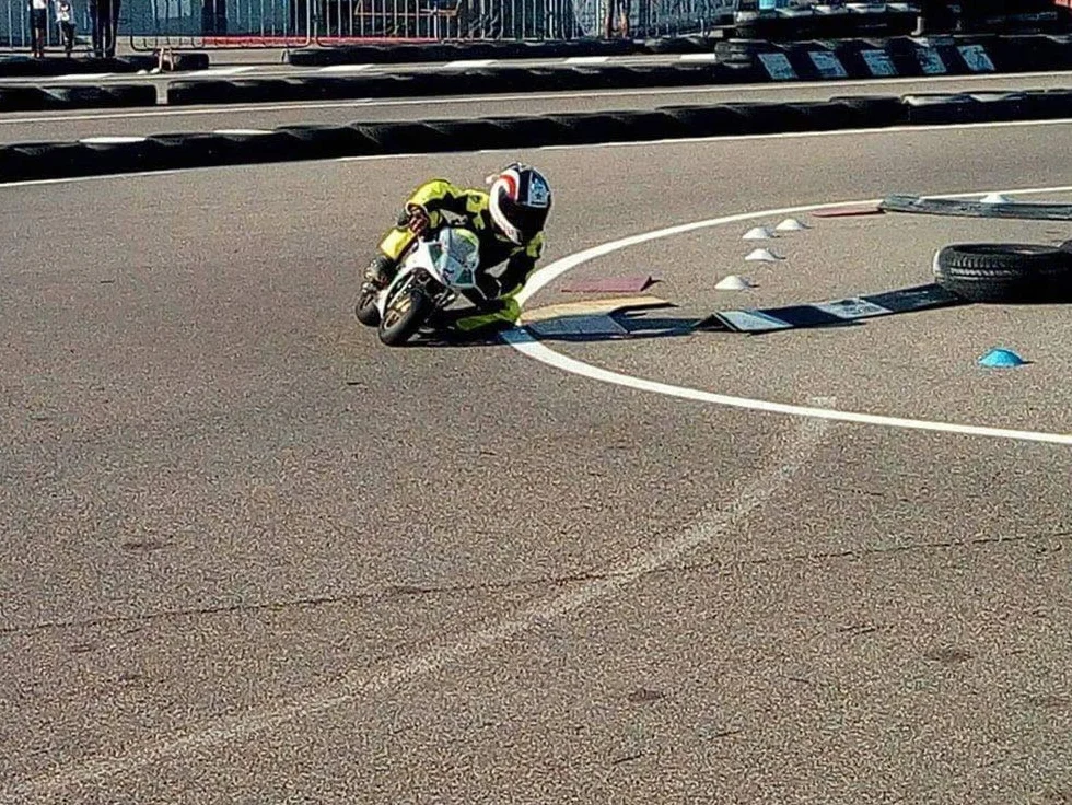 BI ESSE Kombinezon mini motocyklowy dziecięcy ze skóry i Cordury, profesjonalny, z zabezpieczeniami CE, czarno-jaskrawożółty, 3XS (4–5 lat)