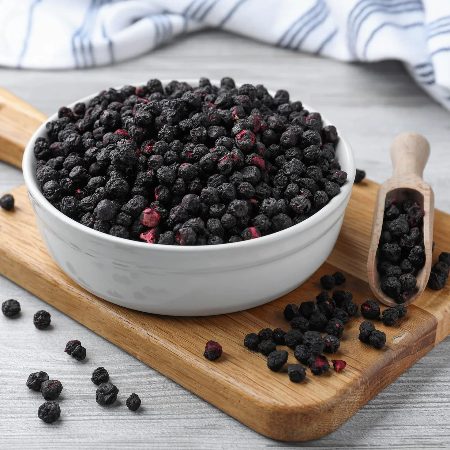 Liofilizowane Jagody Leśne 250g - Naturalne Dziko Rosnące Borówki Leśne - Liofilizowane Owoce bez Dodatku Cukru - Suszone Dzikie Jagody do do Wypieków, Dekoracji Ciast, Tortów i Deserów