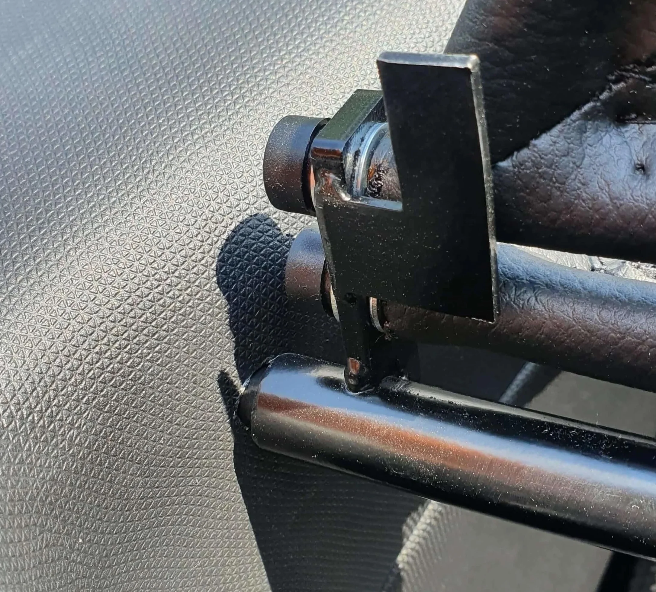 Deflektor wiatru do Nissan Micra CC (2006-2010) - czarny | Windstop | blokada wiatru