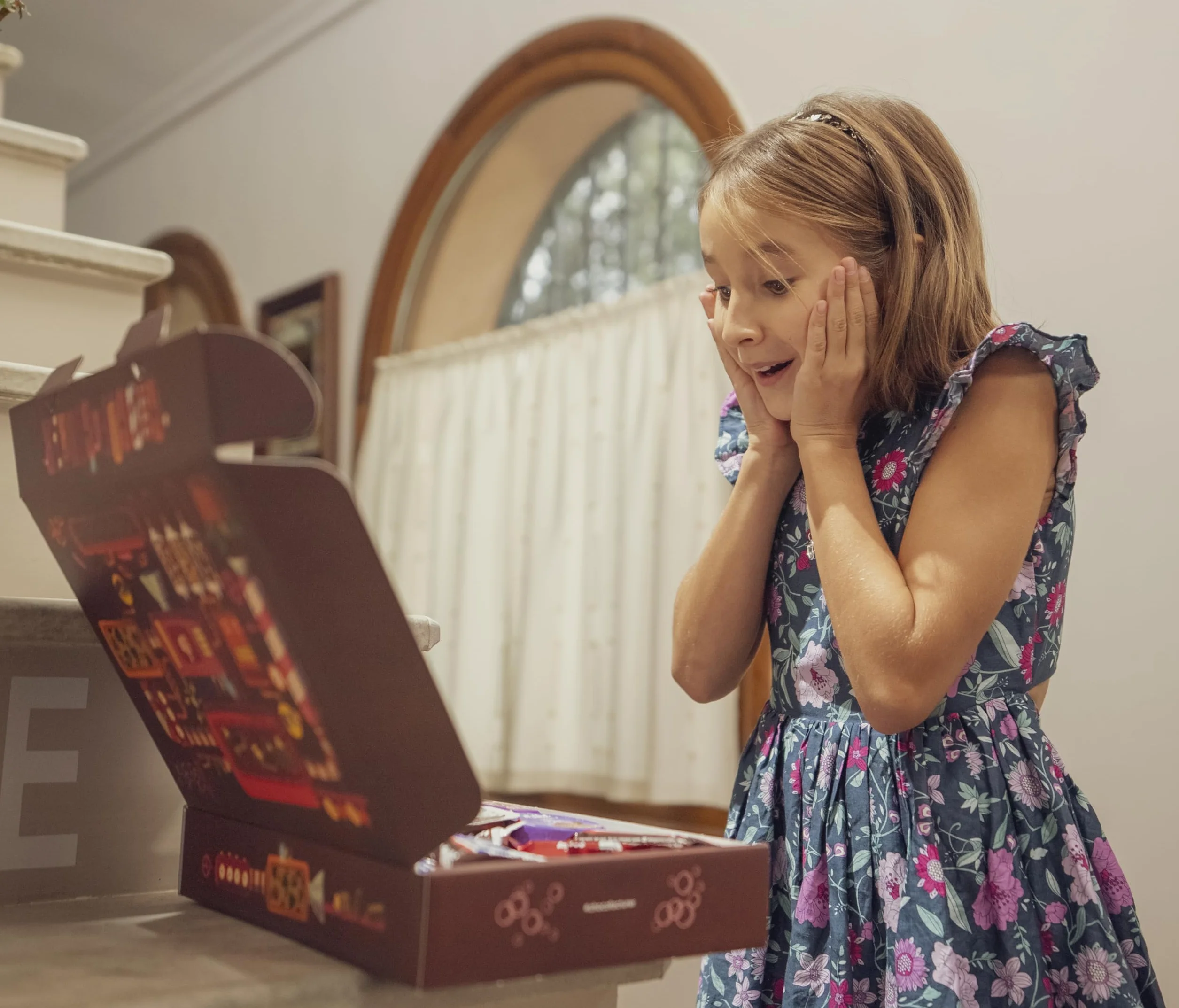 Pudełko prezentowe z czekolada i oryginalny prezent na urodziny, dla dzieci, dla pary - Kinder Bueno, Happy Hippo, Kinder Joy, Prezent urodzinowy