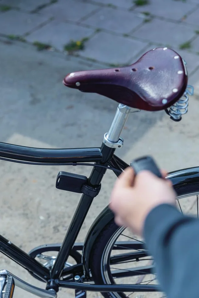 ABUS Modu? alarmowy RC – mobilny system alarmowy z pilotem zdalnego sterowania do aktywacji i wy??czania – zabezpiecza rowery, wózki dzieci?ce, e-skuter – inteligentny alarm 100 dB