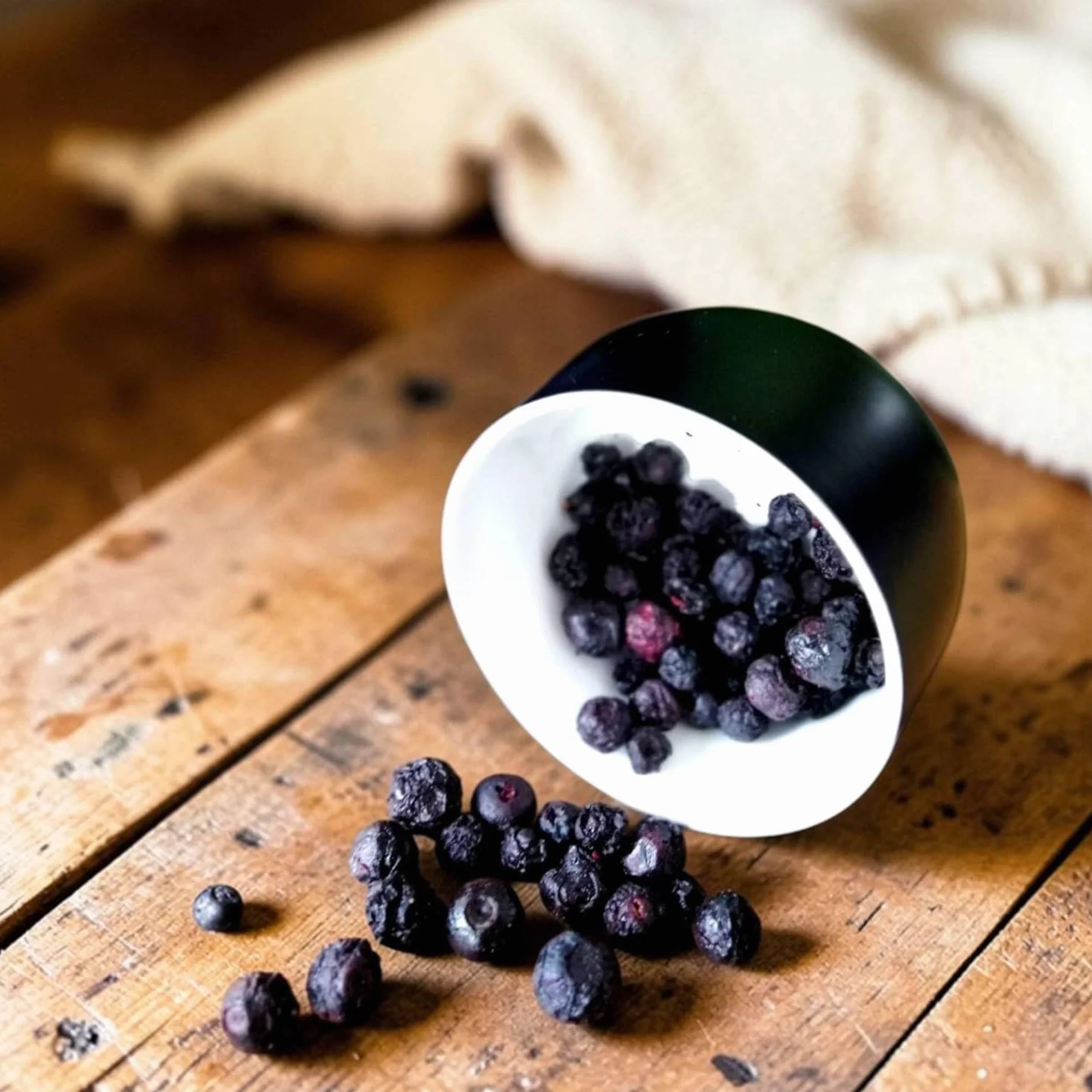 HiFood borówki liofilizowane 100 g całe owoce chrupiące do musli smoothie