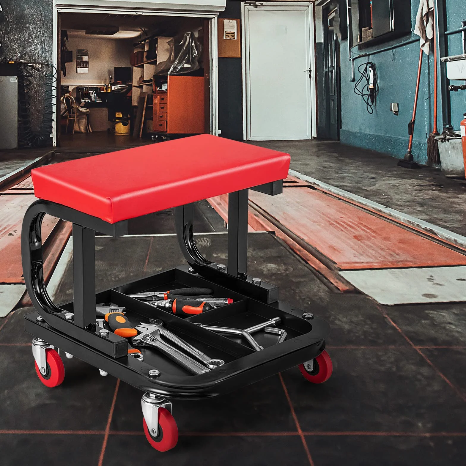 COSTWAY Taboret warsztatowy na kółkach, warsztatowy taboret na kółkach 150 kg udźwig, taboret roboczy z półką i miękką podkładką na siedzisko, taboret na kółkach, taboret montażowy do narzędzi, 38 x