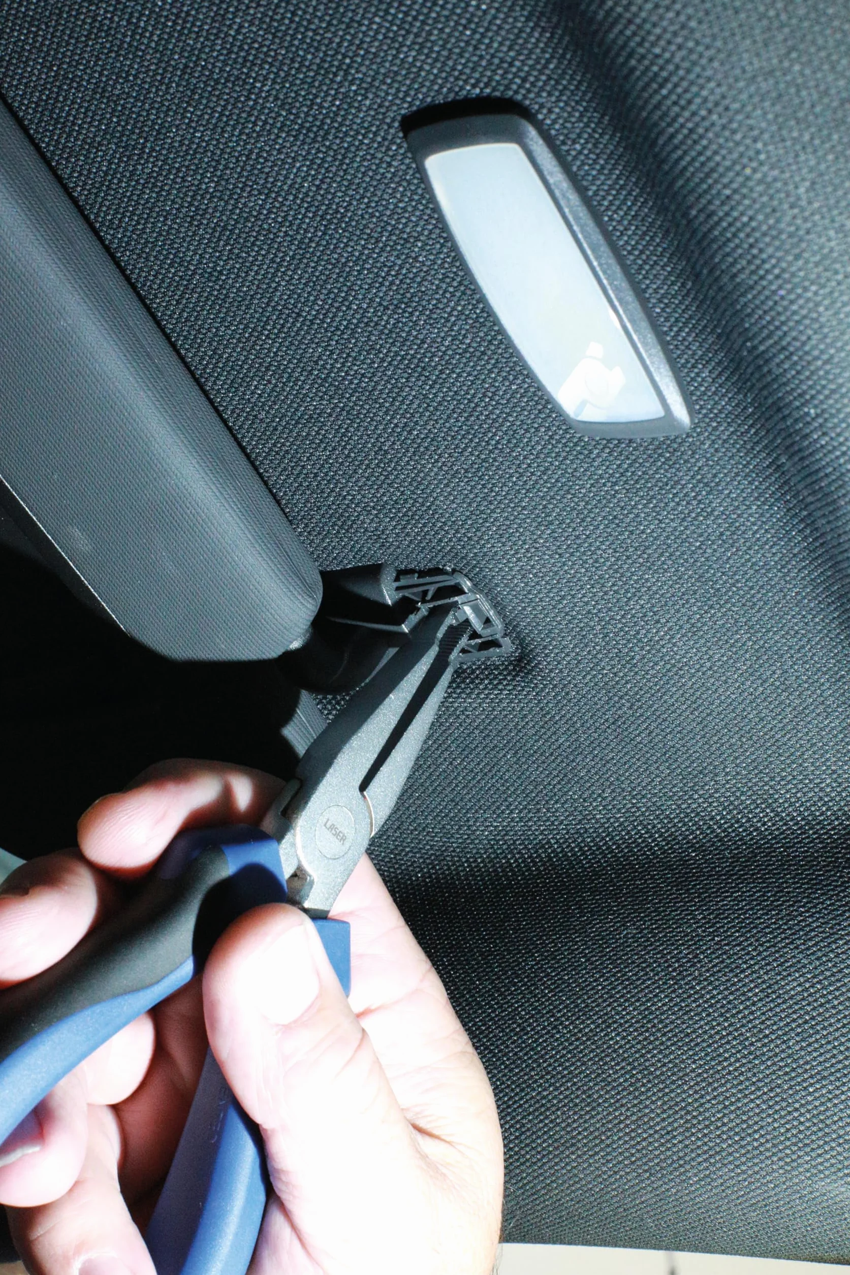 Szczypce do odblokowywania osłony przeciwsłonecznej VW Group Laser 9083