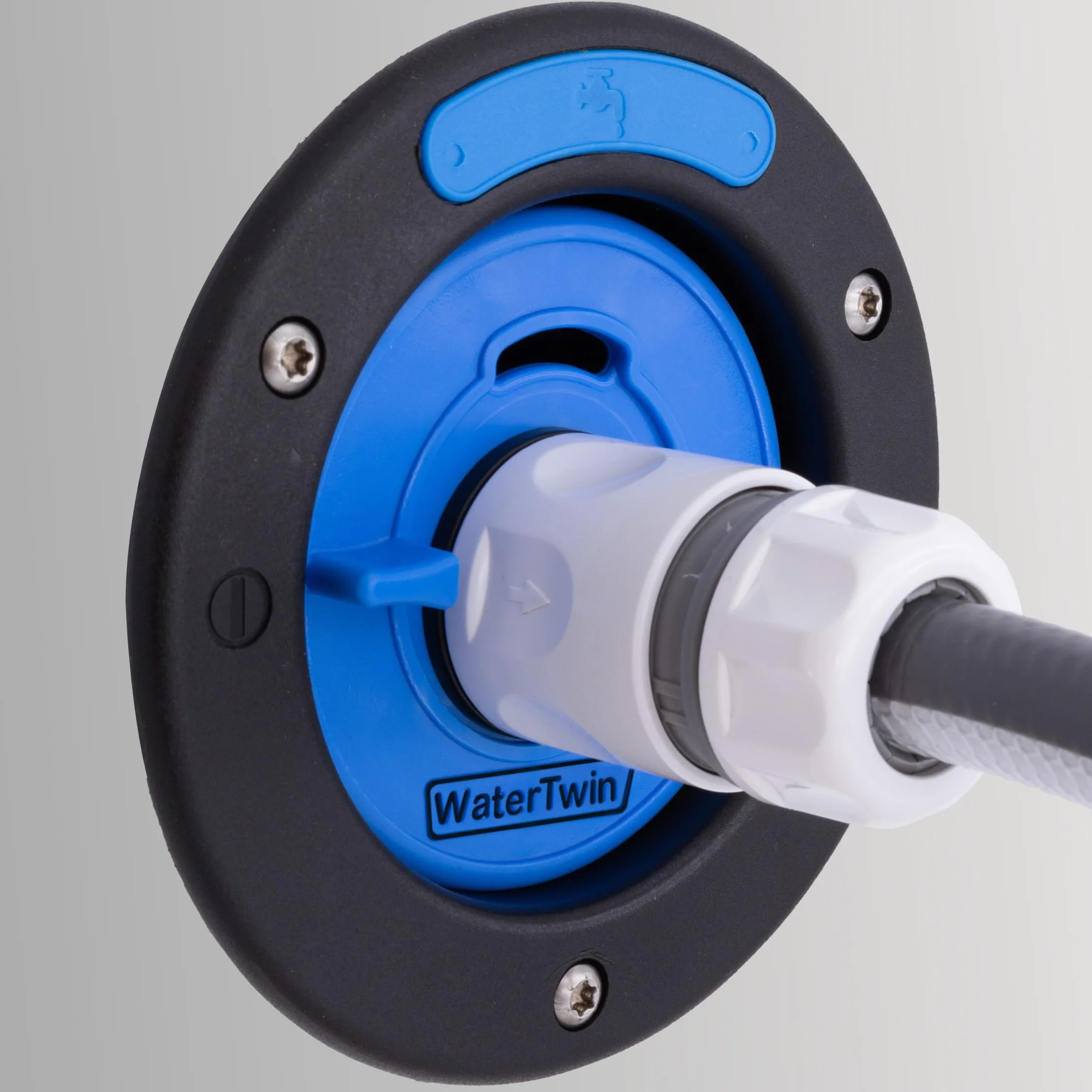 MaJoCompTec WATERTWIN adapter do napełniania wodą, adapter do zbiornika kompatybilny z przyłączem Gardena, akcesoria do pokrywy wlewu paliwa, do przyczep kempingowych, króćców napełniania (adapter 3