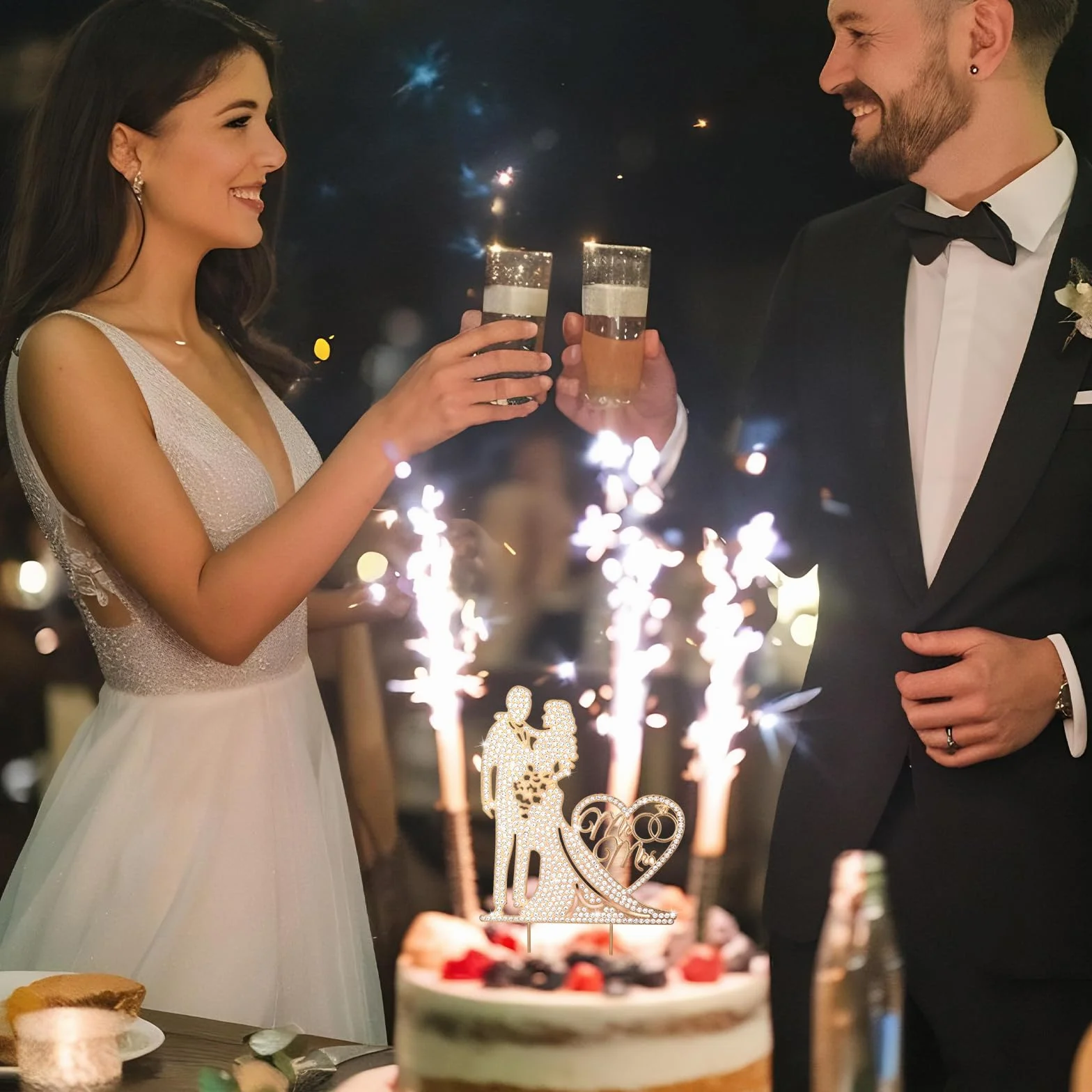 COMNICO Mr & Mrs topper na tort weselny topper na tort z metalu, dekoracja tortu i tortu, kamienie strasu, przyjęcie rocznicowe, przyjęcie dla panny młodej, zaręczyny, tort weselny, akcesoria