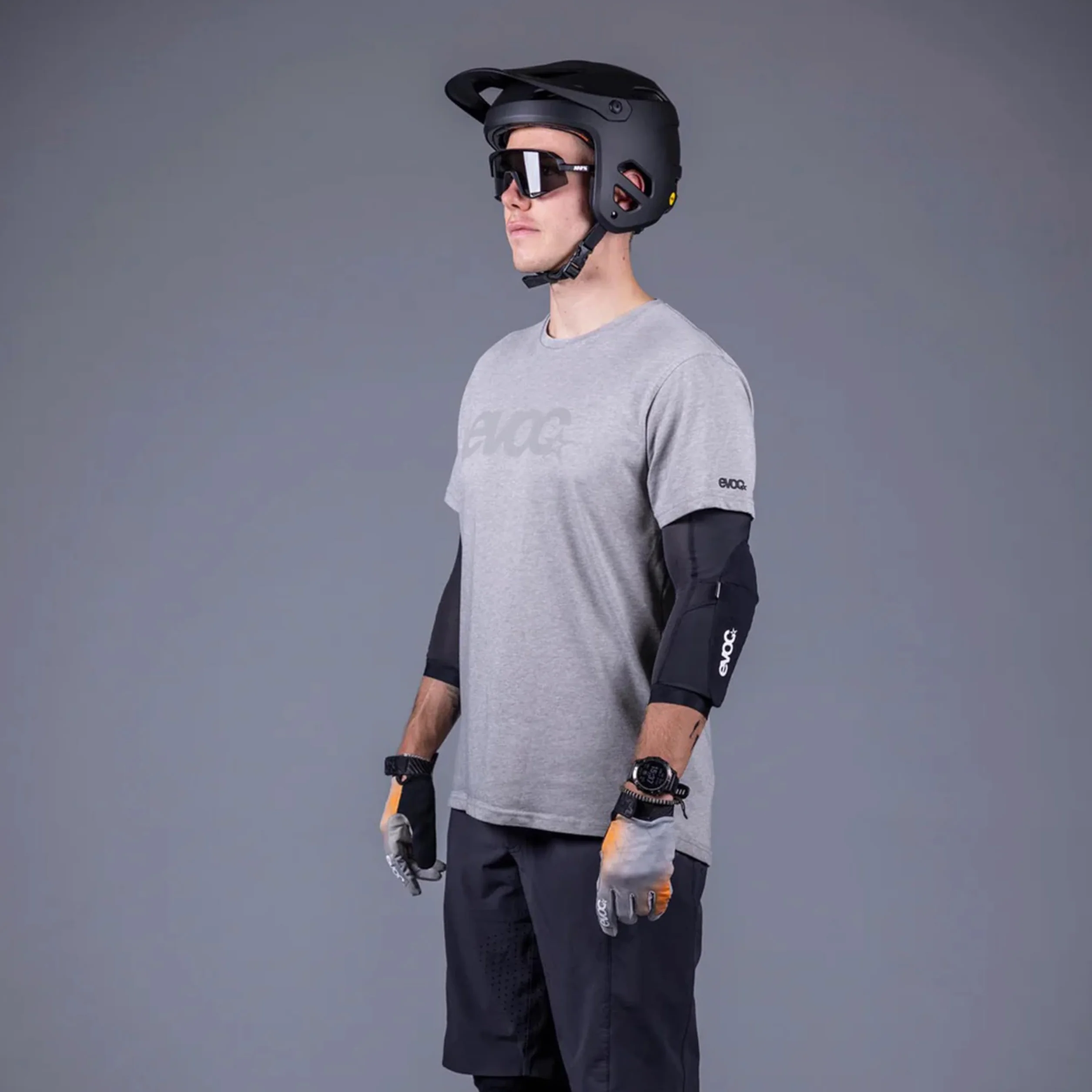 EVOC ELBOW PROTECTOR LS FLEX LITE, lekkie ochraniacze łokci MTB (ochraniacze łokci z poziomem ochrony 1, oddychające ochraniacze ramion, optymalna swoboda ruchów, akcesoria rowerowe), czarne