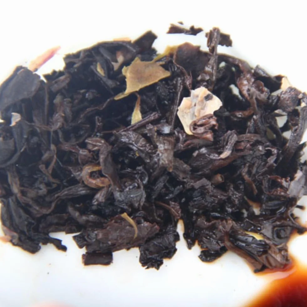 Wykwintne żelazne pudełko Herbata Pu 'er - Herbata różana Yunnan Pu' erh - Herbata Mini Tuo - Herbata czarna 75g (15 sztuk w pudełku)