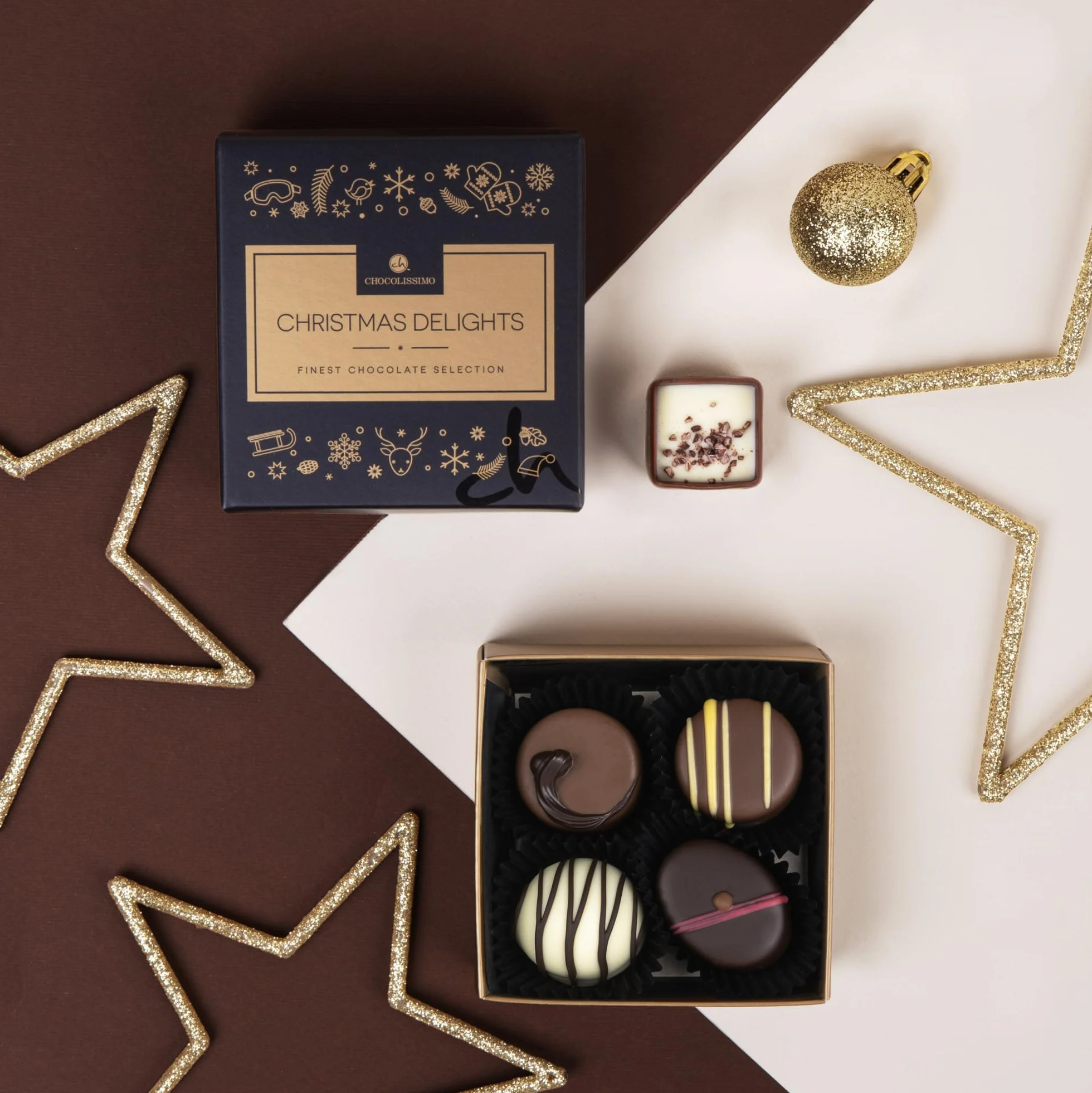 Pralinki Christmas Delights 4 x - | czekolada | Boże Narodzenie | przyjęcie | prezent | dla mężczyzn | dla kobiet | do domu | ozdoba | dekoracja | słodycze | pyszne | wykwintne | Wigilia | pralinki| pudełko | czekoladki