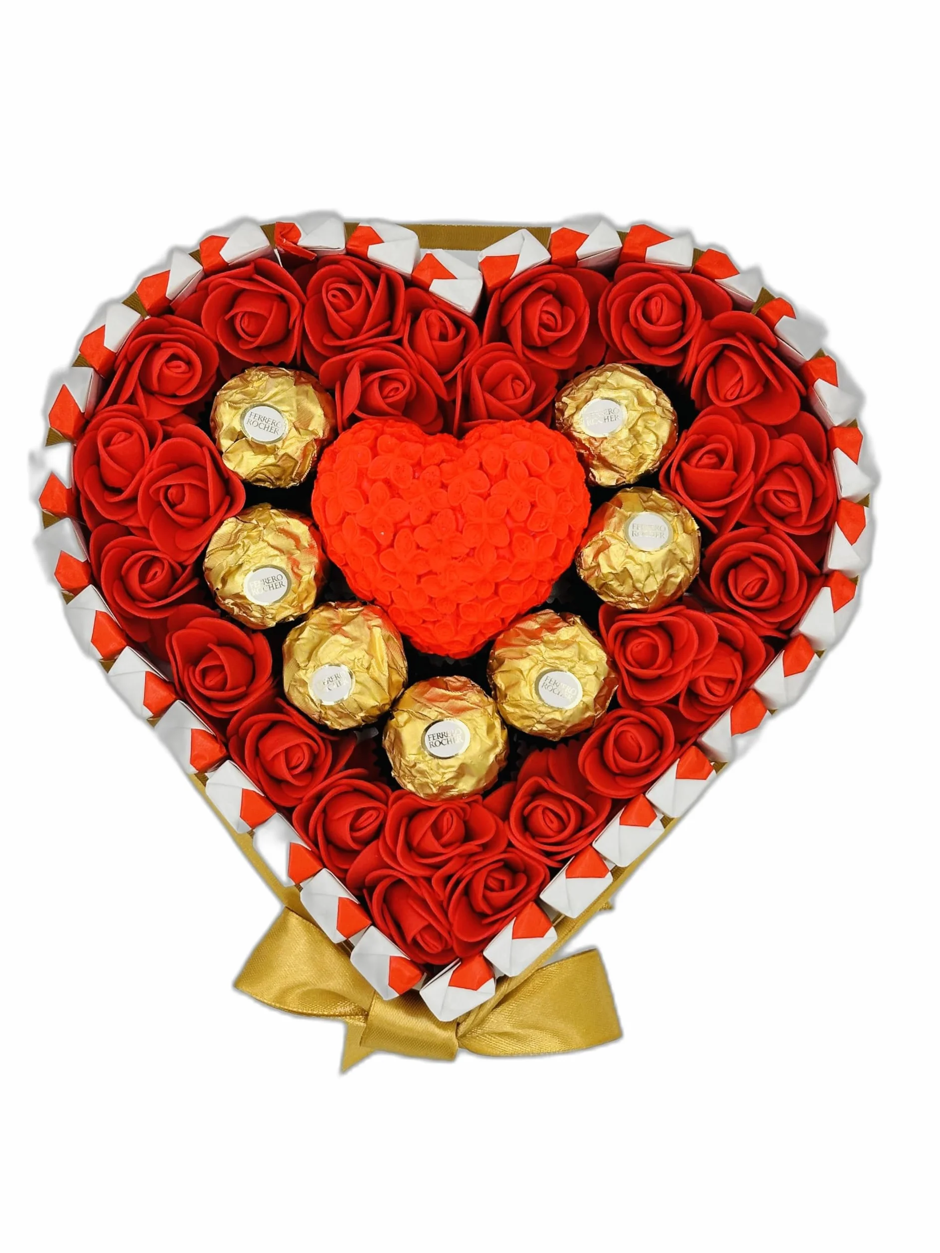 Tort z Czekoladek Ferrero Rocher i Kinder w Kształcie Serca, Czerwone Róże, Złota Wstążka, Prezent na Urodziny i Walentynki