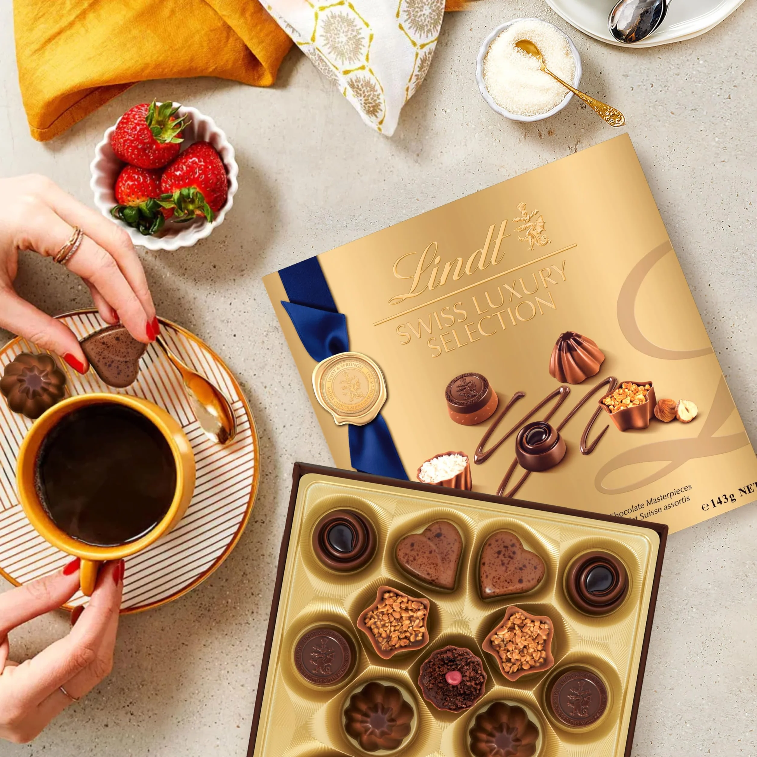 Lindt Chocolate Swiss Luxury Selection Box, 140 ml