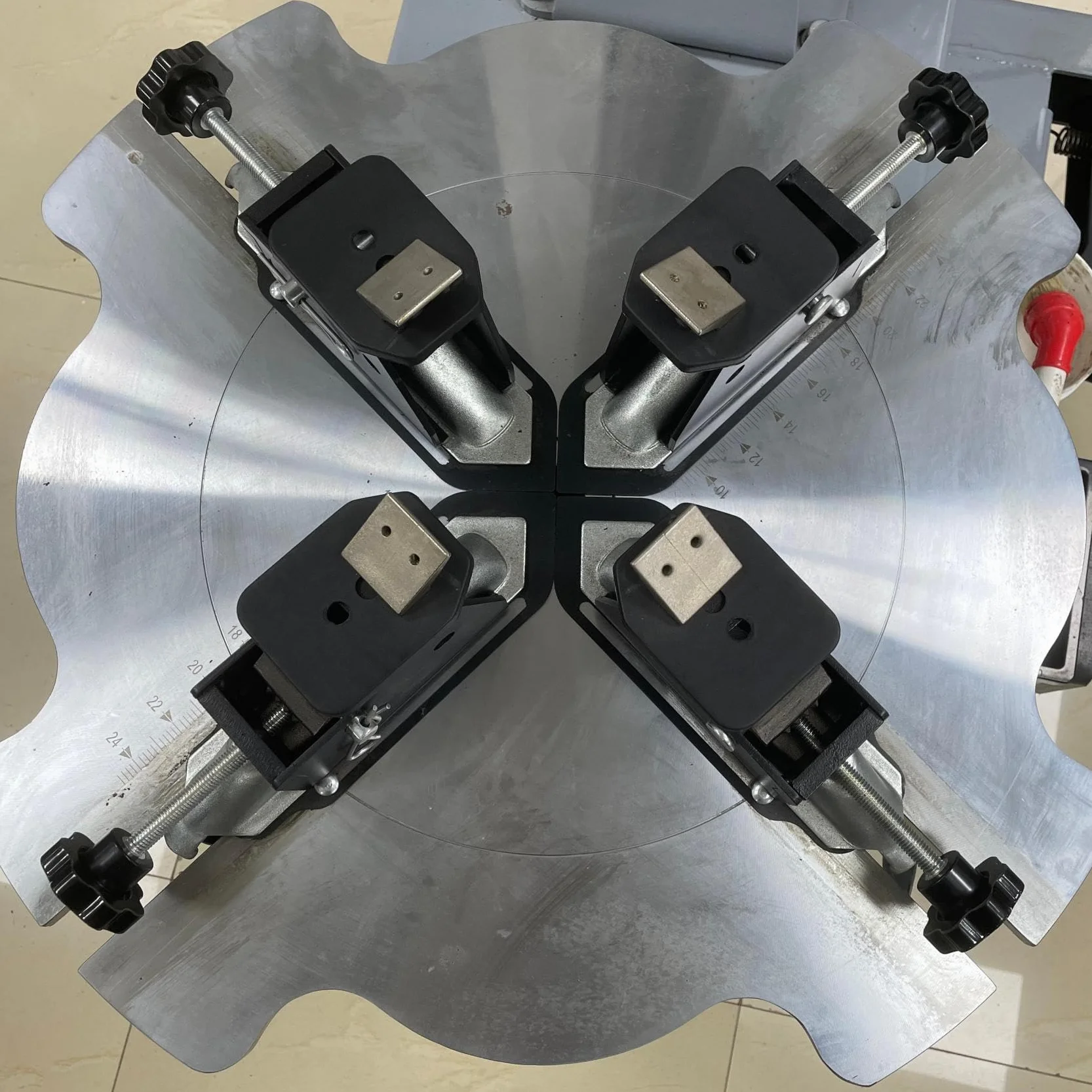 Adapter motocyklowy do zmieniacza opon, adapter do maszyny do wymiany opon, akcesoria do naprawy opon marki RebarTech
