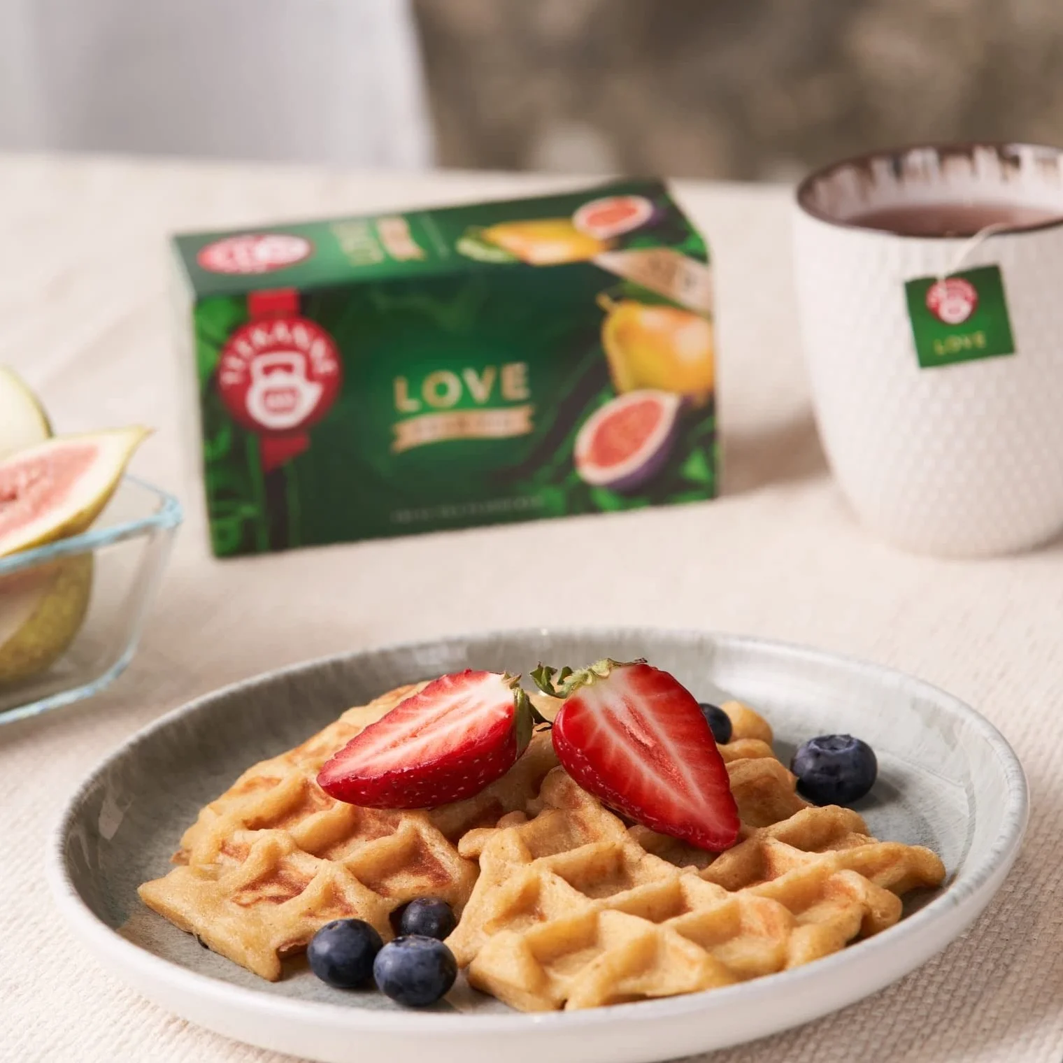 Teekanne Big Love Tea Collection (4 x 20 torebek) - zestaw do herbaty owocowej (prezent Dekond)