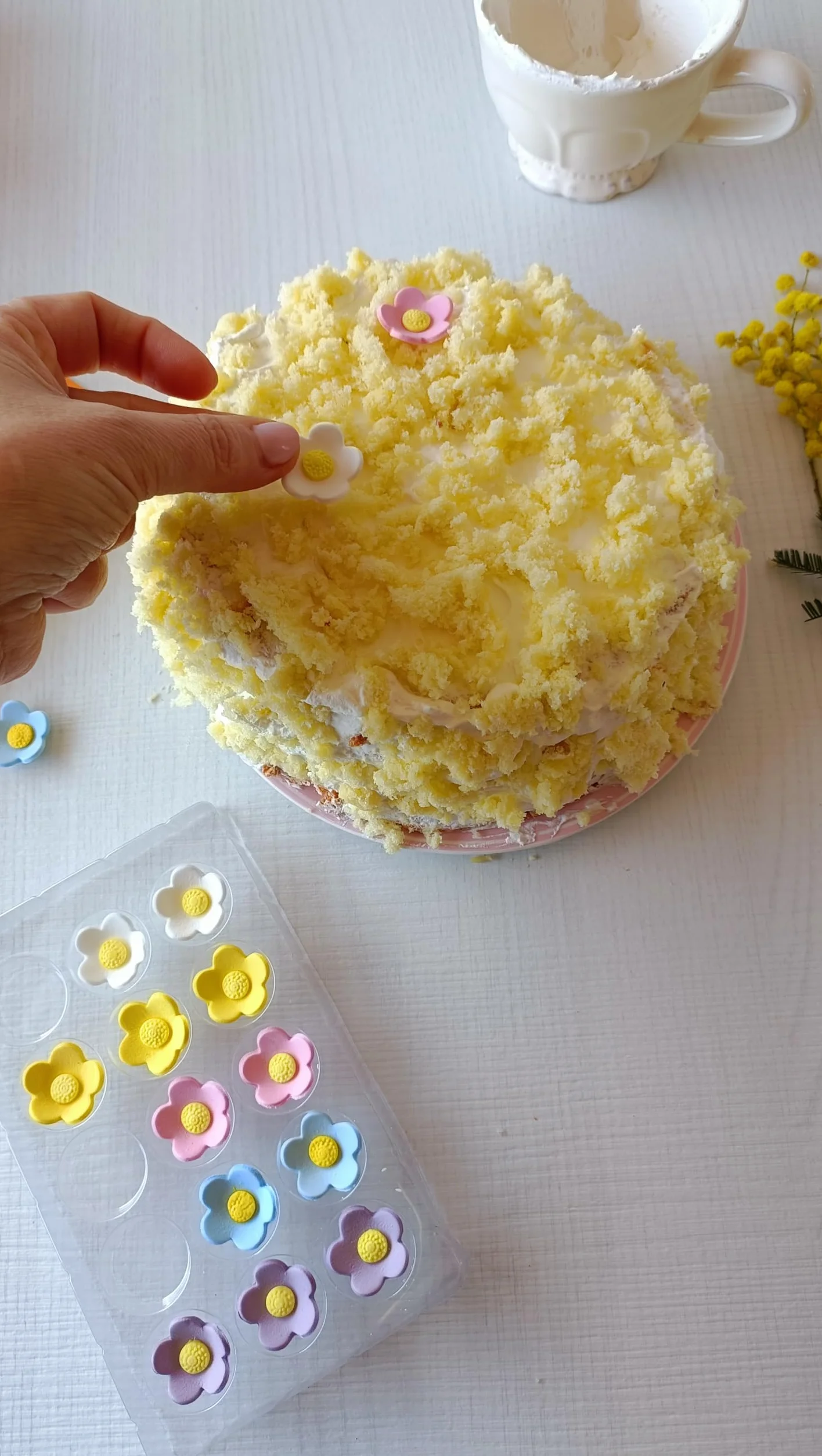 Decora Zestaw 30 ozdób cukrowych małe kwiaty różne kolory