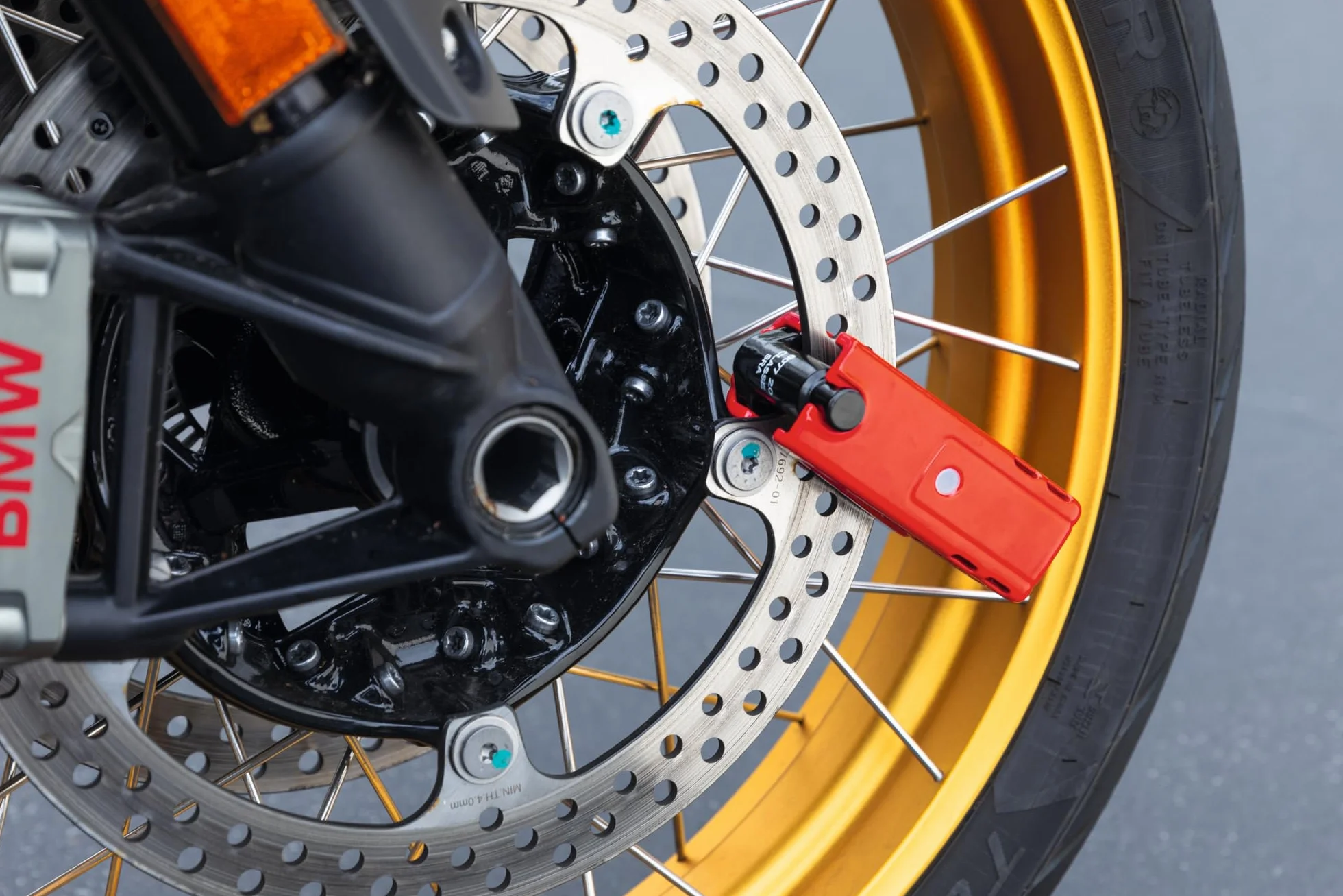 Abus Granit Detecto XPlus 8077 2.0 Blokada hamulca motocyklowego z inteligentnym alarmem i alarmem - z hartowanej stali - do wysokiej jakości ochrony motocykli - czerwony