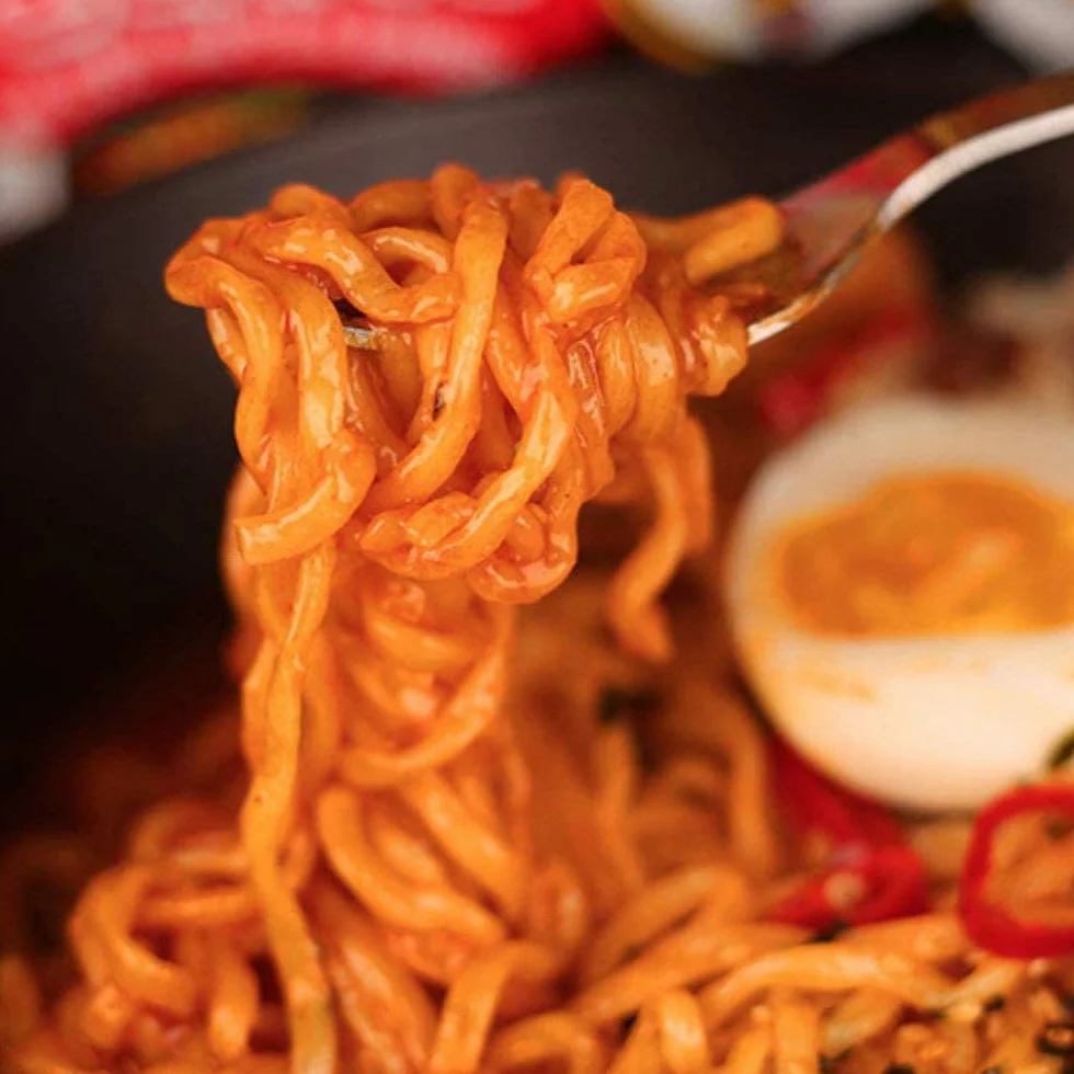 Zestaw Sosów Samyang - Pikantny Sos Z Kurczakiem - Ekstremalnie ostry sos - Koreańska Wyzwanie Z Pieprzową Makaronem (2 x 200g)